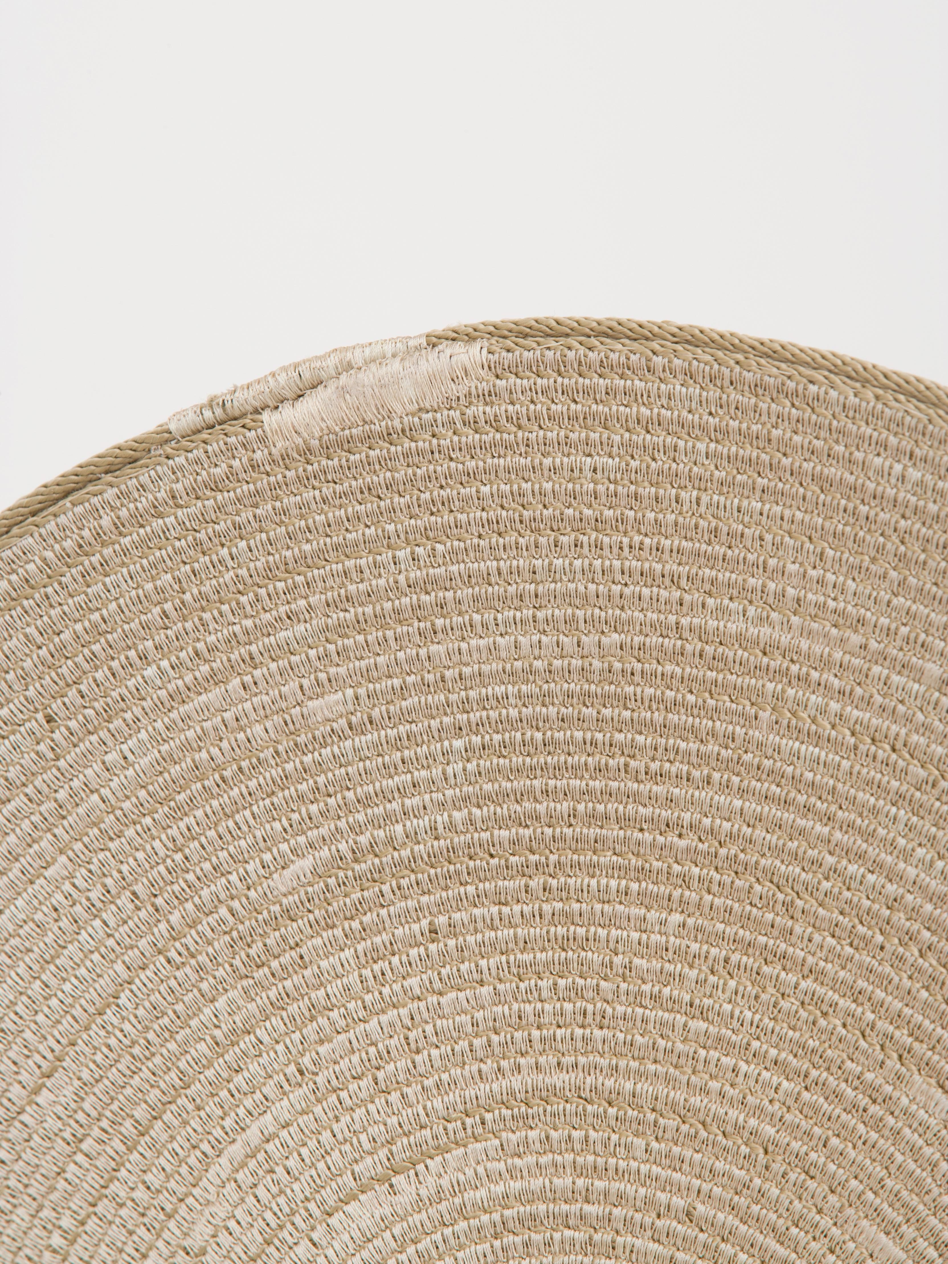 Nord-américain « Kogetsudai « beige », récipient sculptural en fibre de corde enroulée de Doug Johnston, 2015