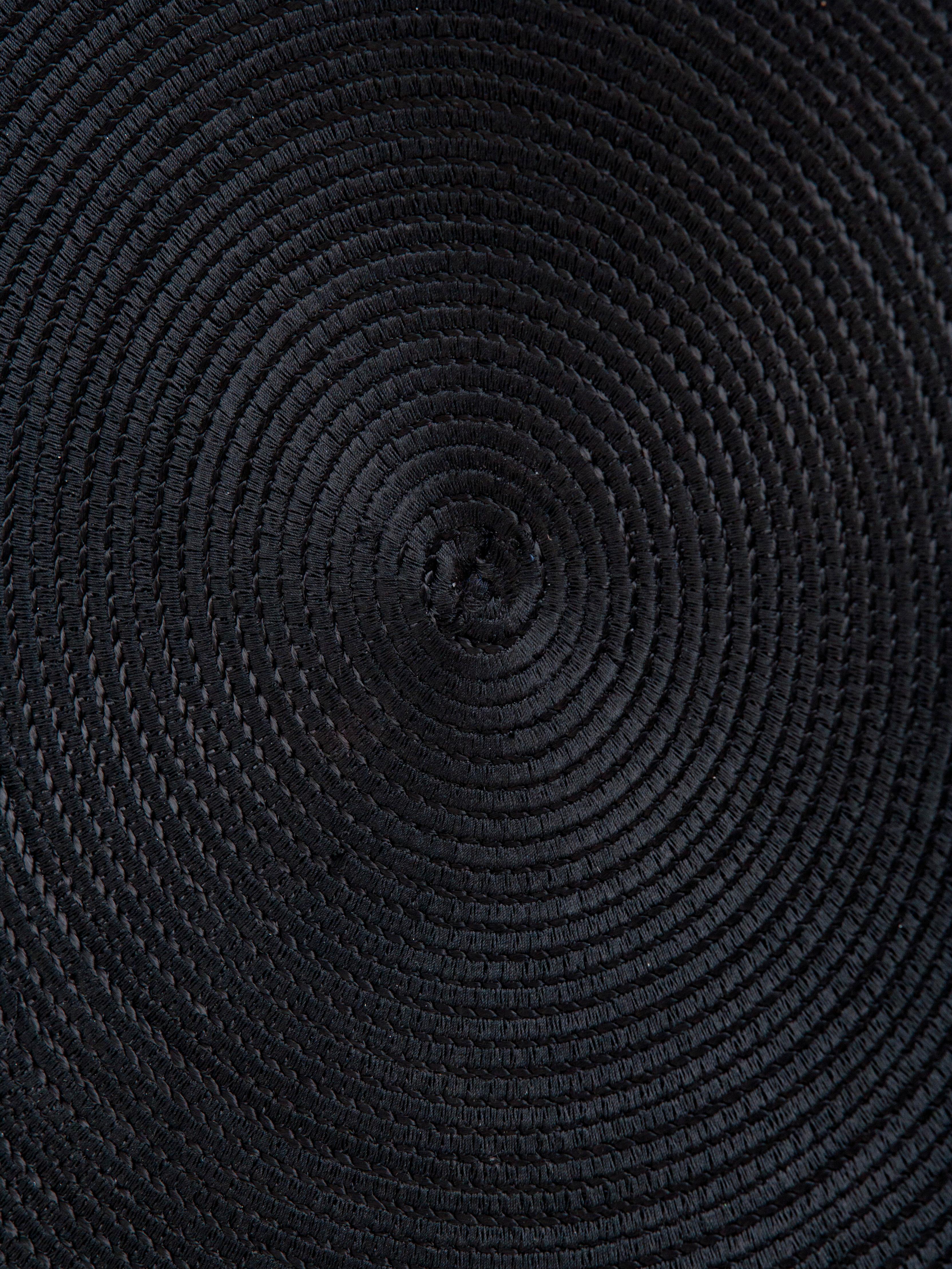 « Kogetsudai 'noir' », récipient sculptural en fibre enroulé en corde par Doug Johnston, 2015 Bon état à Brooklyn, NY