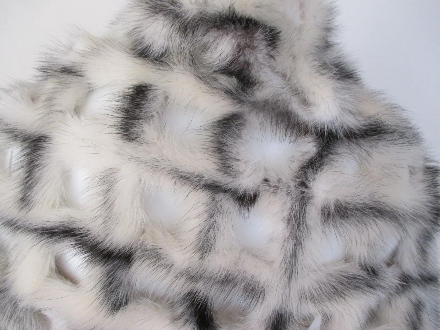 Kohinoor Mink Fur Fringe Stole  In Fair Condition For Sale In Amsterdam, NL