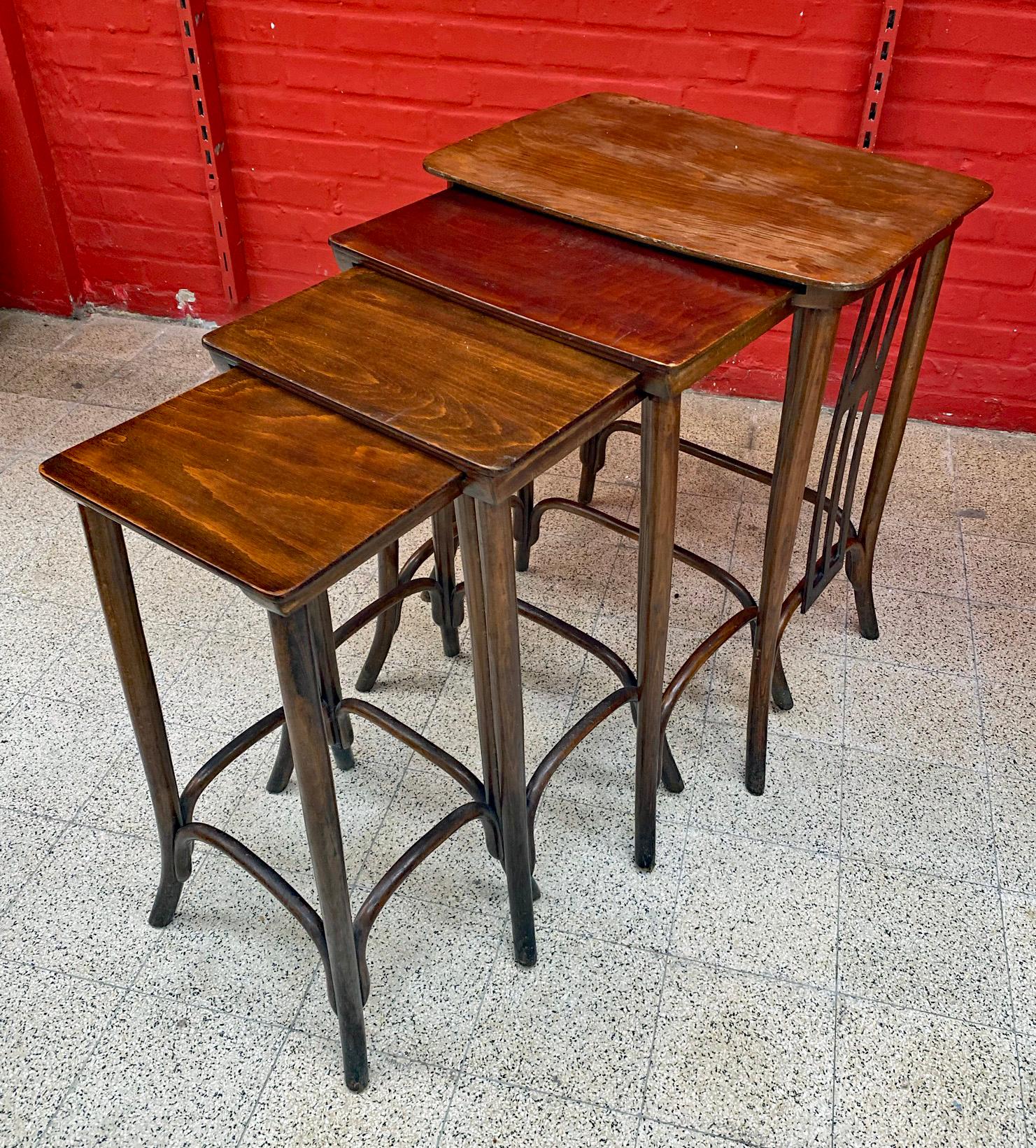 Kohn, 4 Viennese Secession nesting tables circa 1900
good condition, but patina has to be redone.