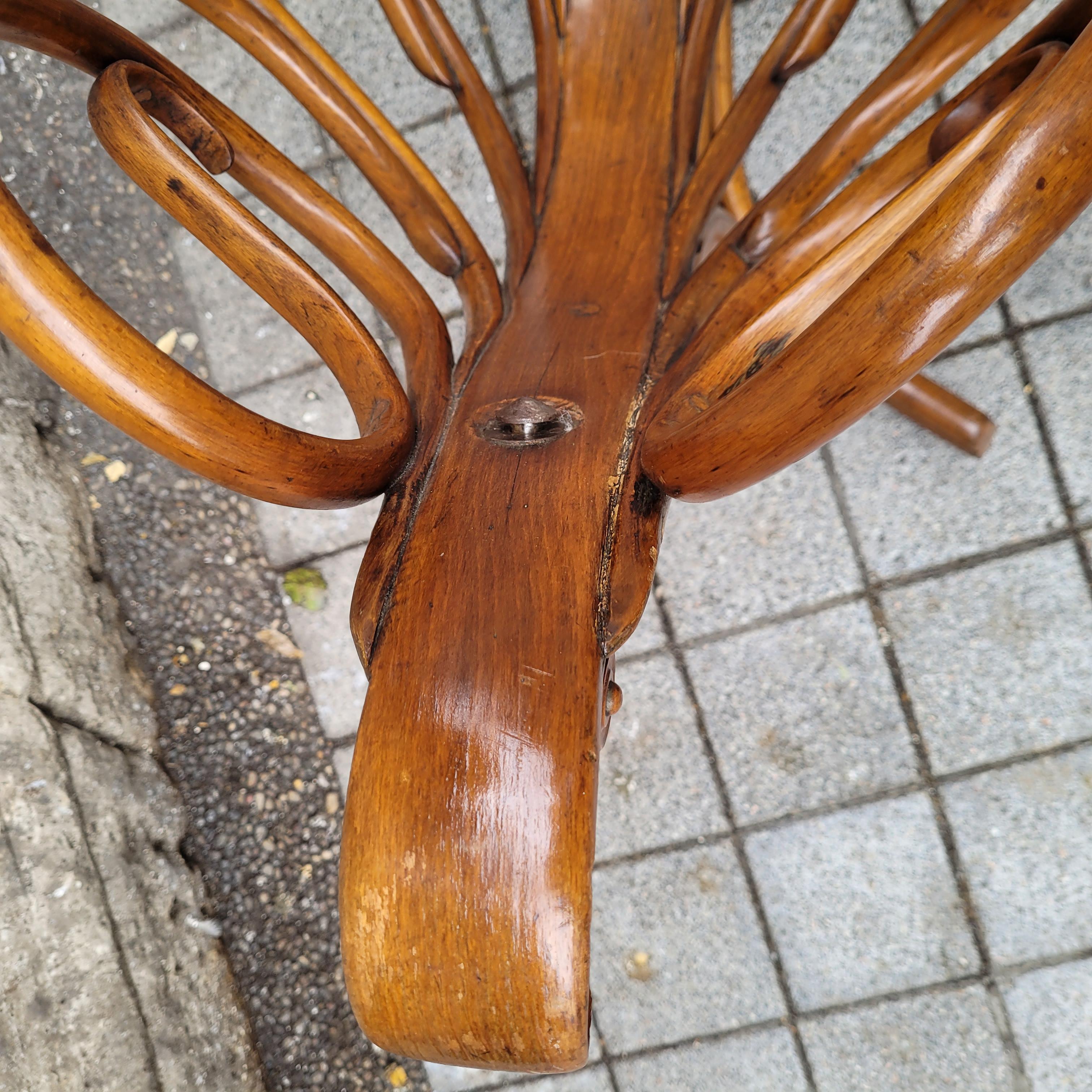 Kohn  Thonet Art Nouveau Kinder Wiege Skulptur im Angebot 2
