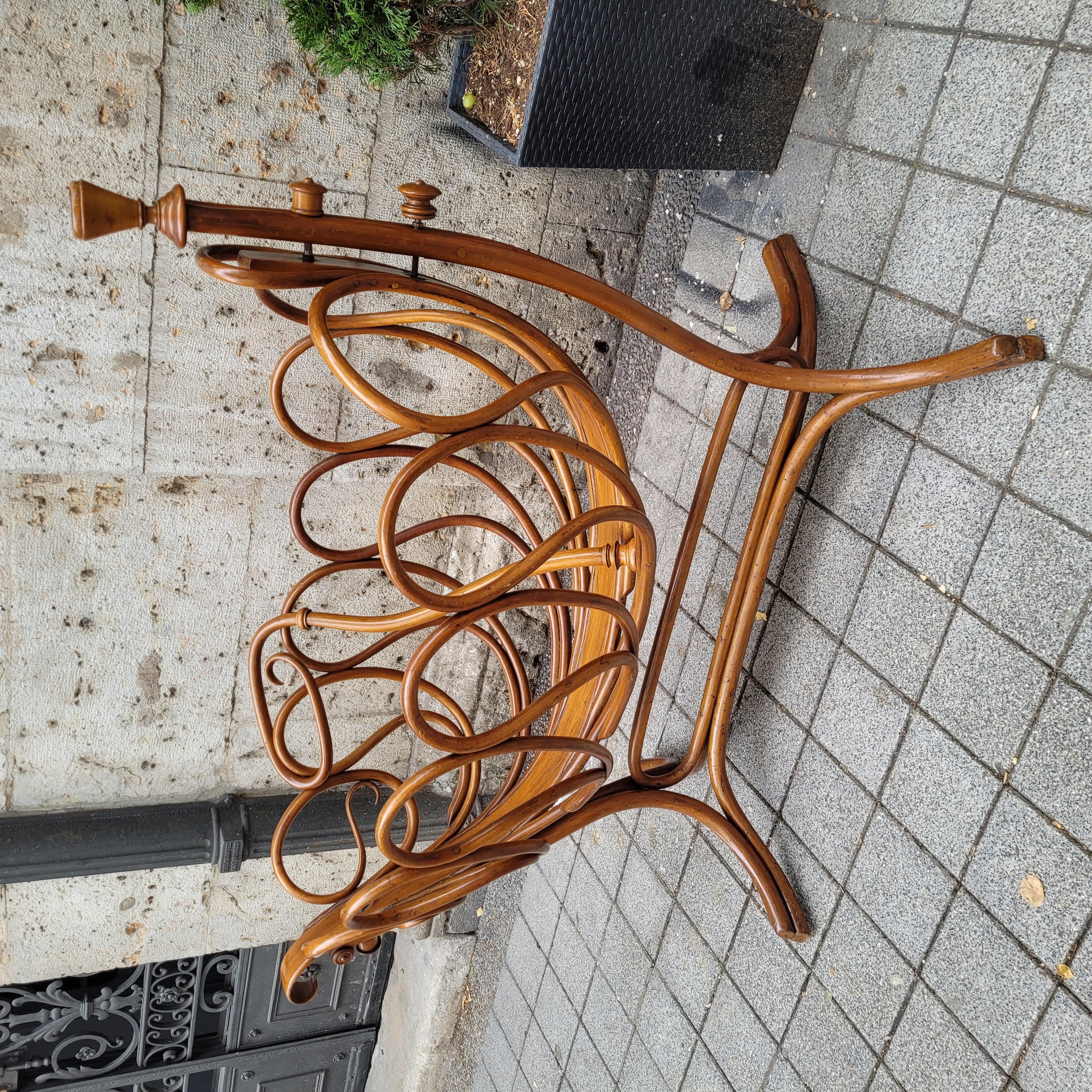 Kohn  Thonet Art Nouveau Kinder Wiege Skulptur im Angebot 11
