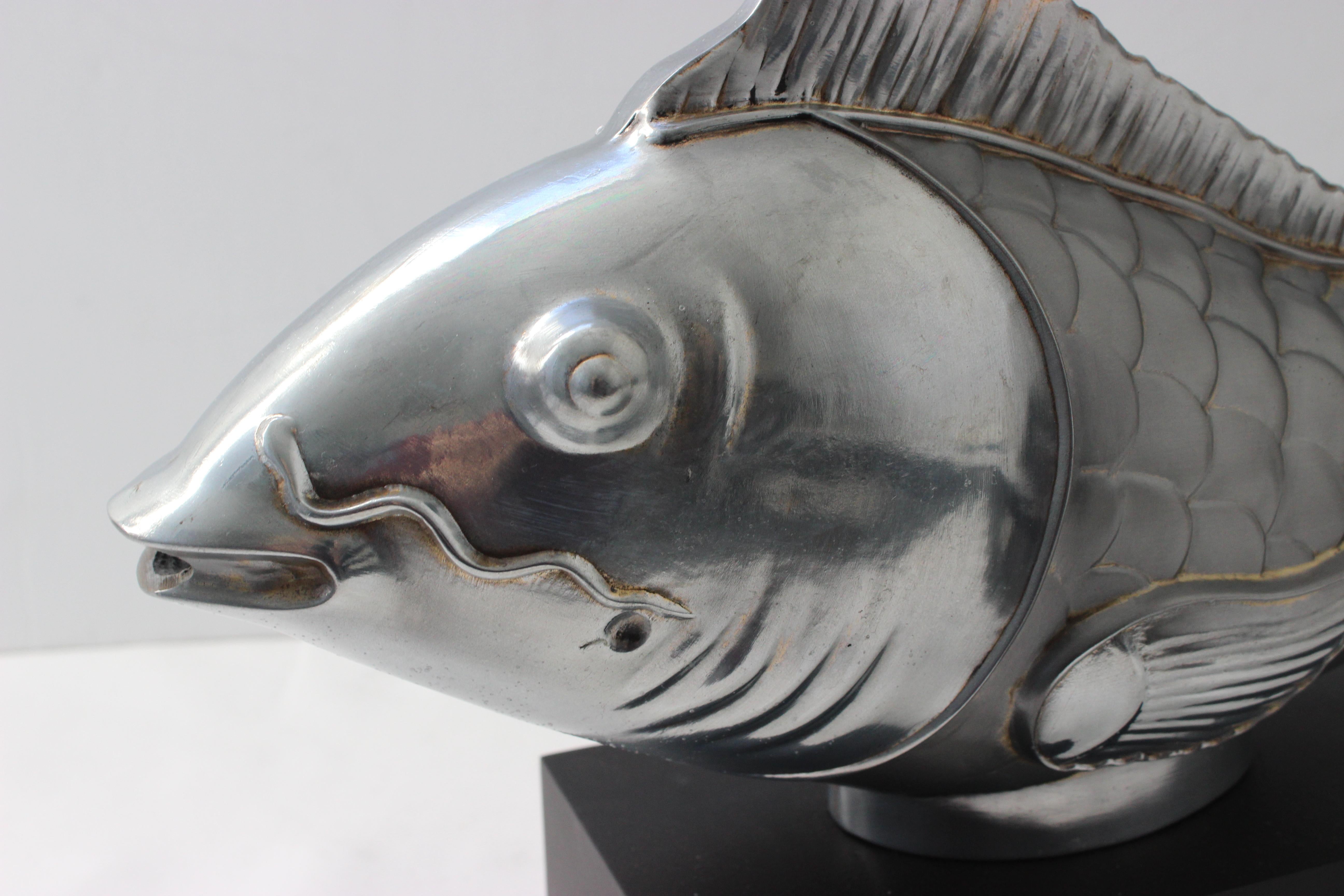 Koi-Ka Koi-Fischfigur von Chapman (20. Jahrhundert) im Angebot