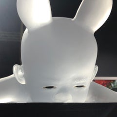 Bébé endormi avec papillon