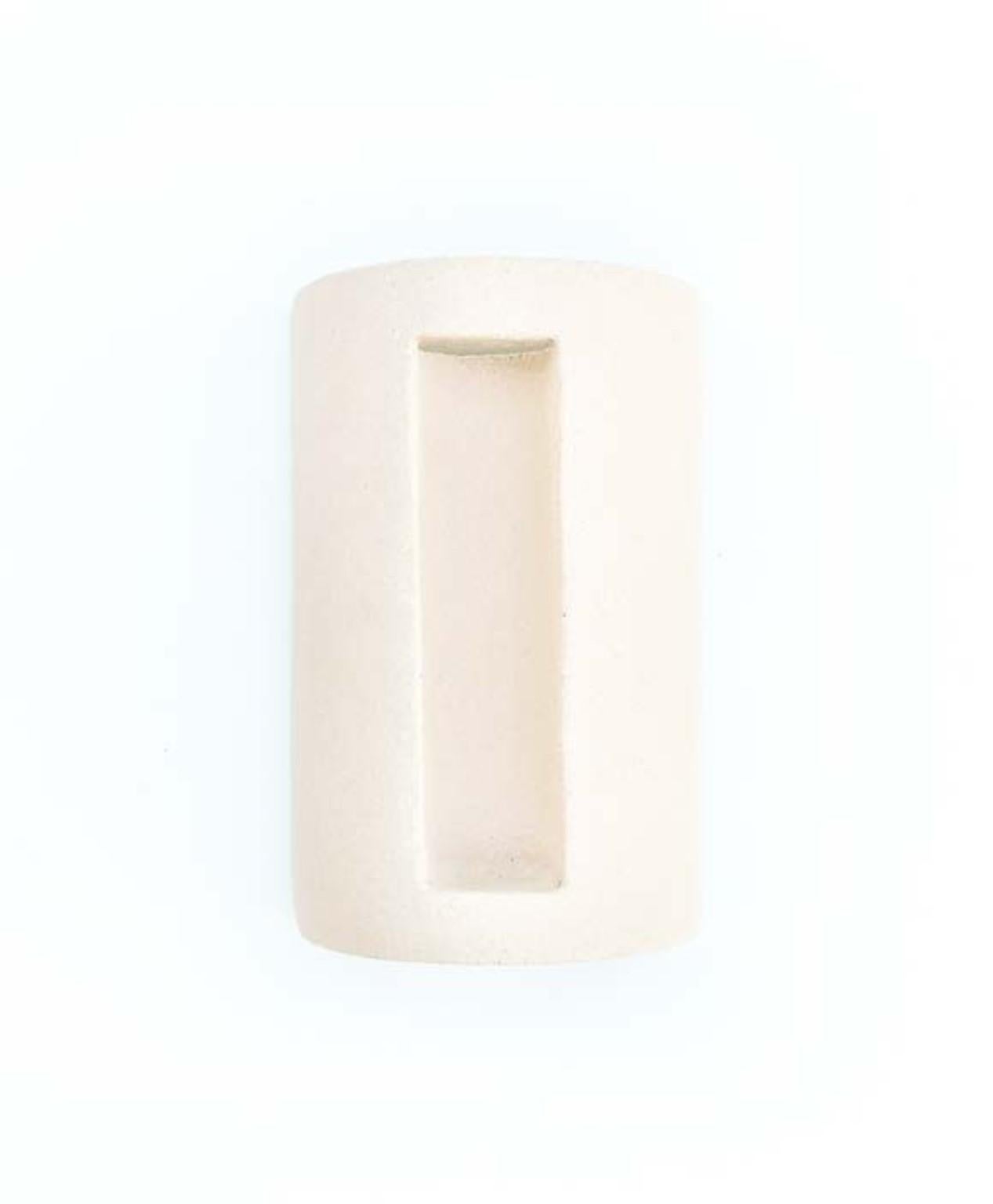 Koilos wall light by Lisa Allegra
Dimensions: W 32 x D 14 x H 22 cm
Materials: Clay

Born in 1986 in Paris, Lisa Allegra has earned in 2010 a degree in furniture design from the École Supérieure des Arts Décoratifs. She has worked for Tsé&Tsé