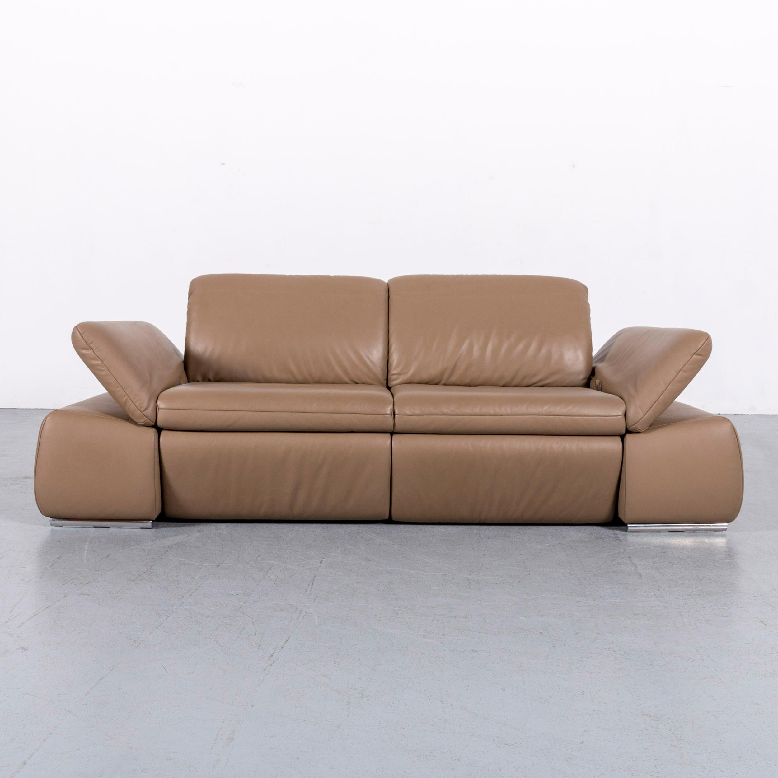 We bring to you an Koinor designer leather sofa brown beige couch two-seat relax function.