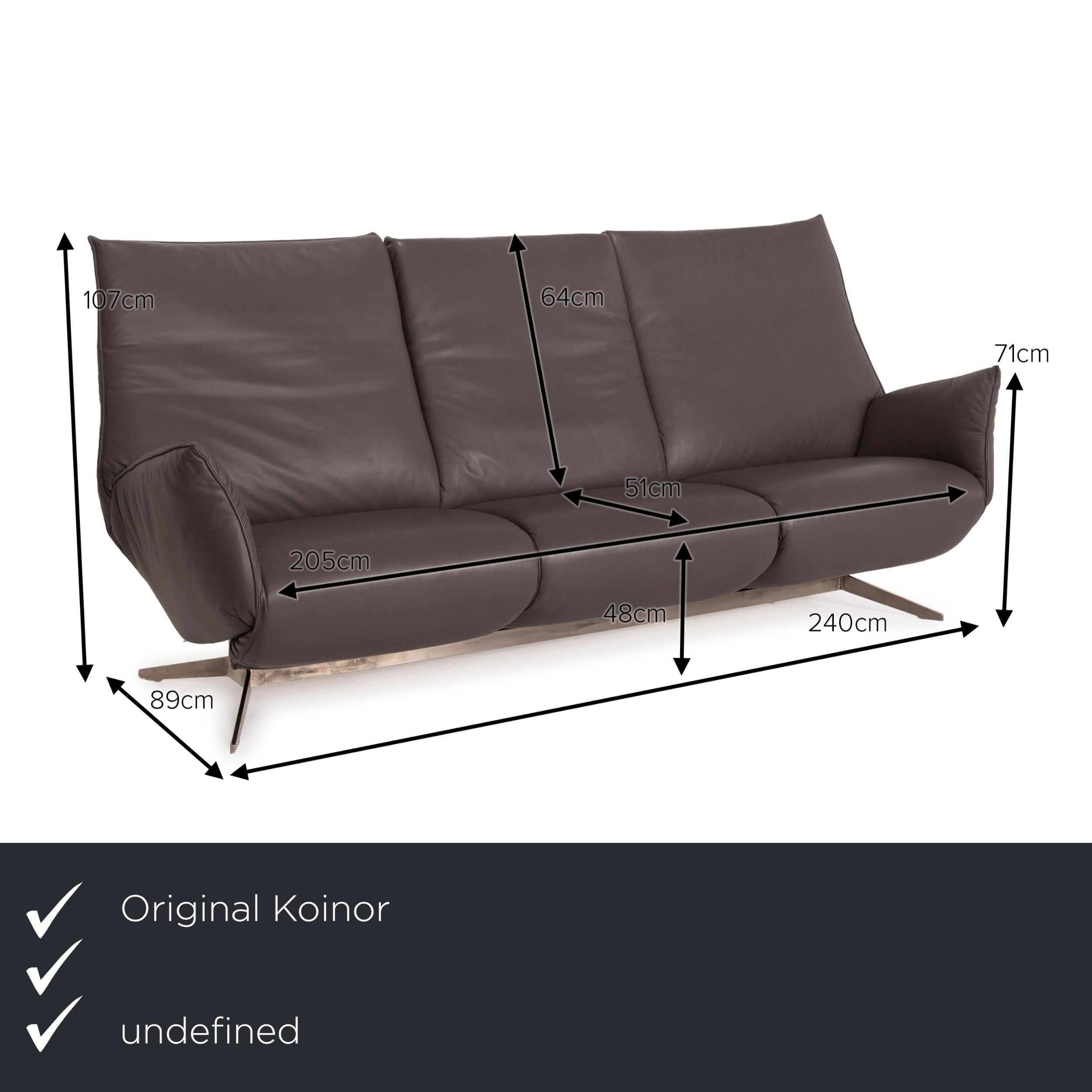 We present to you a Koinor Evita leather sofa set gray brown 1x three-seater 1x stool.


 Product measurements in centimeters:
 

Depth: 89
Width: 240
Height: 107
Seat height: 48
Rest height: 71
Seat depth: 51
Seat width: 205
Back