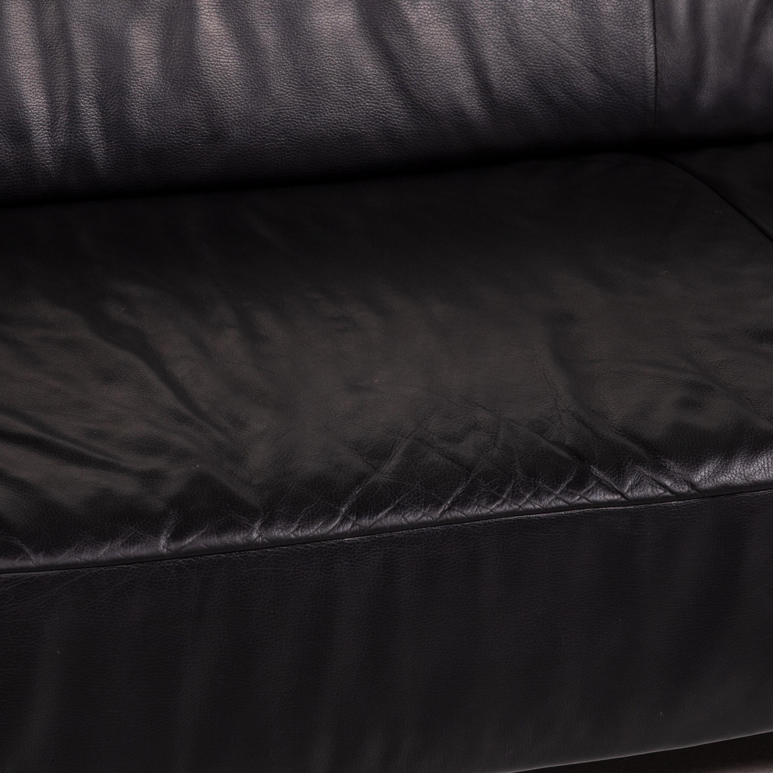 black four seater
