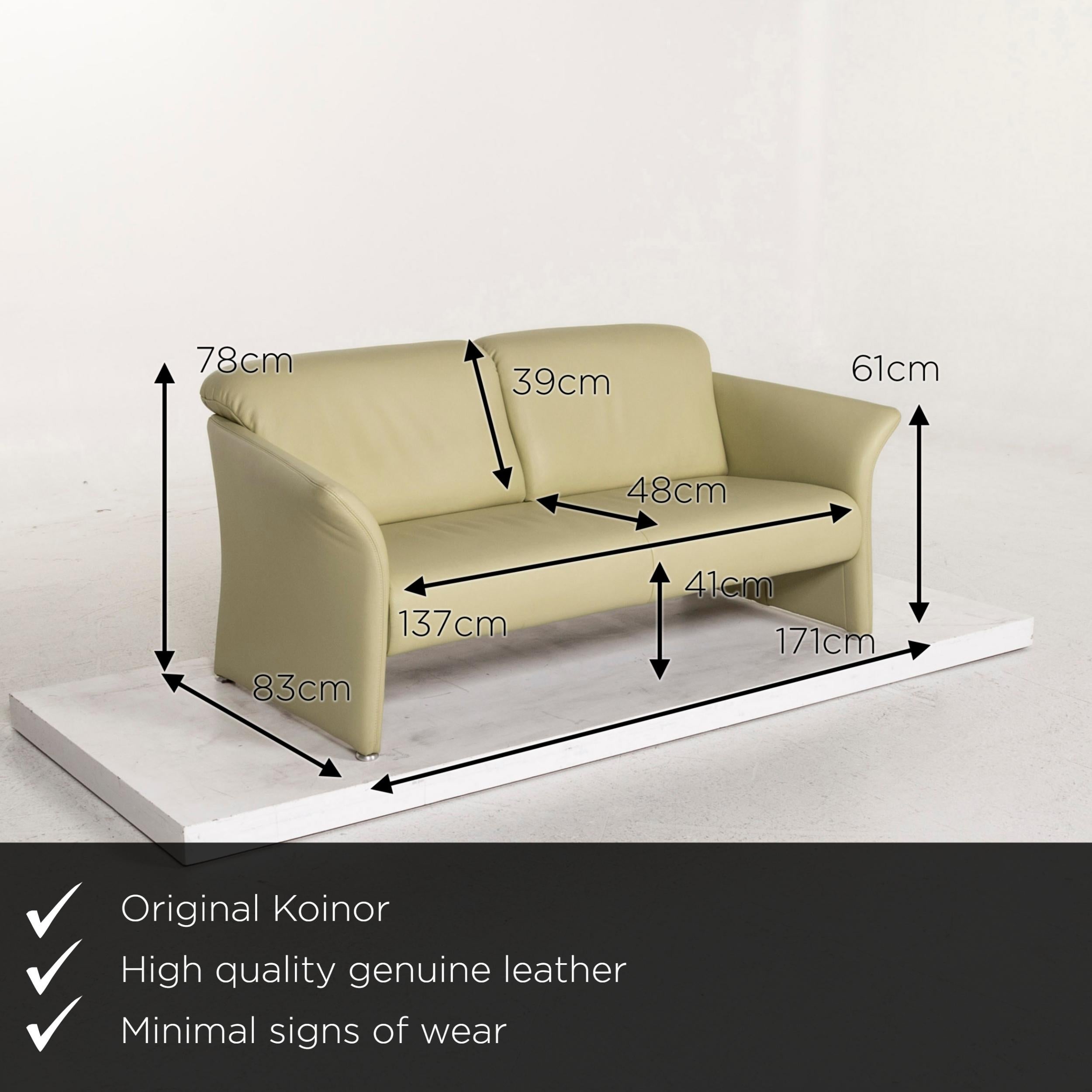 We present to you a Koinor leather sofa green three-seat couch.


 Product measurements in centimeters:
 

Depth 83
Width 171
Height 78
Seat height 41
Rest height 61
Seat depth 48
Seat width 137
Back height 39.

 