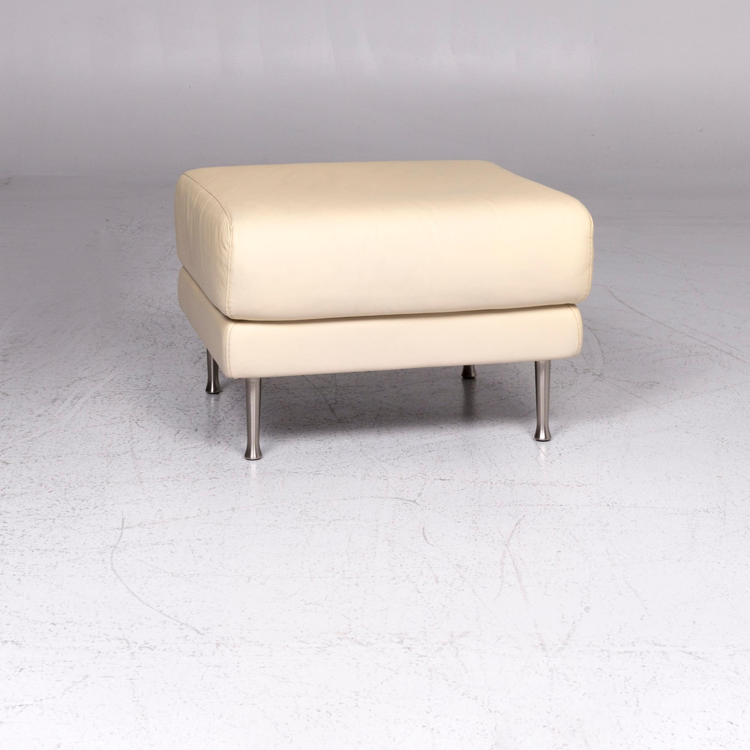 We bring to you a Koinor leather stool cream stool.
 
Product measurements in centimetres:
 
Depth 64
Width 64
Height 41.





      