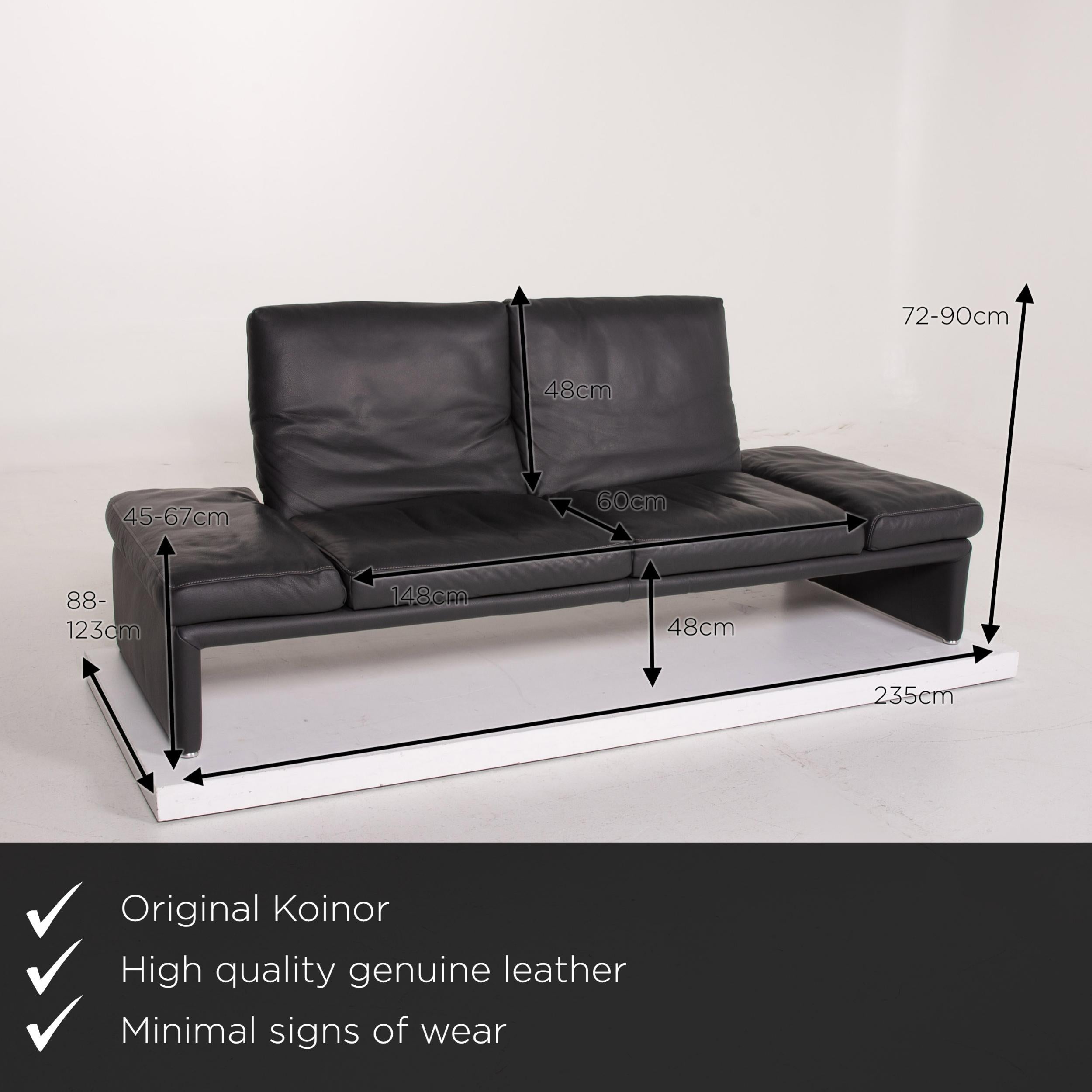 We present to you a Koinor Raoul leather sofa anthracite two-seat function.

 

 Product measurements in centimeters:
 

Depth 88
Width 235
Height 72
Seat height 48
Rest height 45
Seat depth 60
Seat width 148
Back height 48.