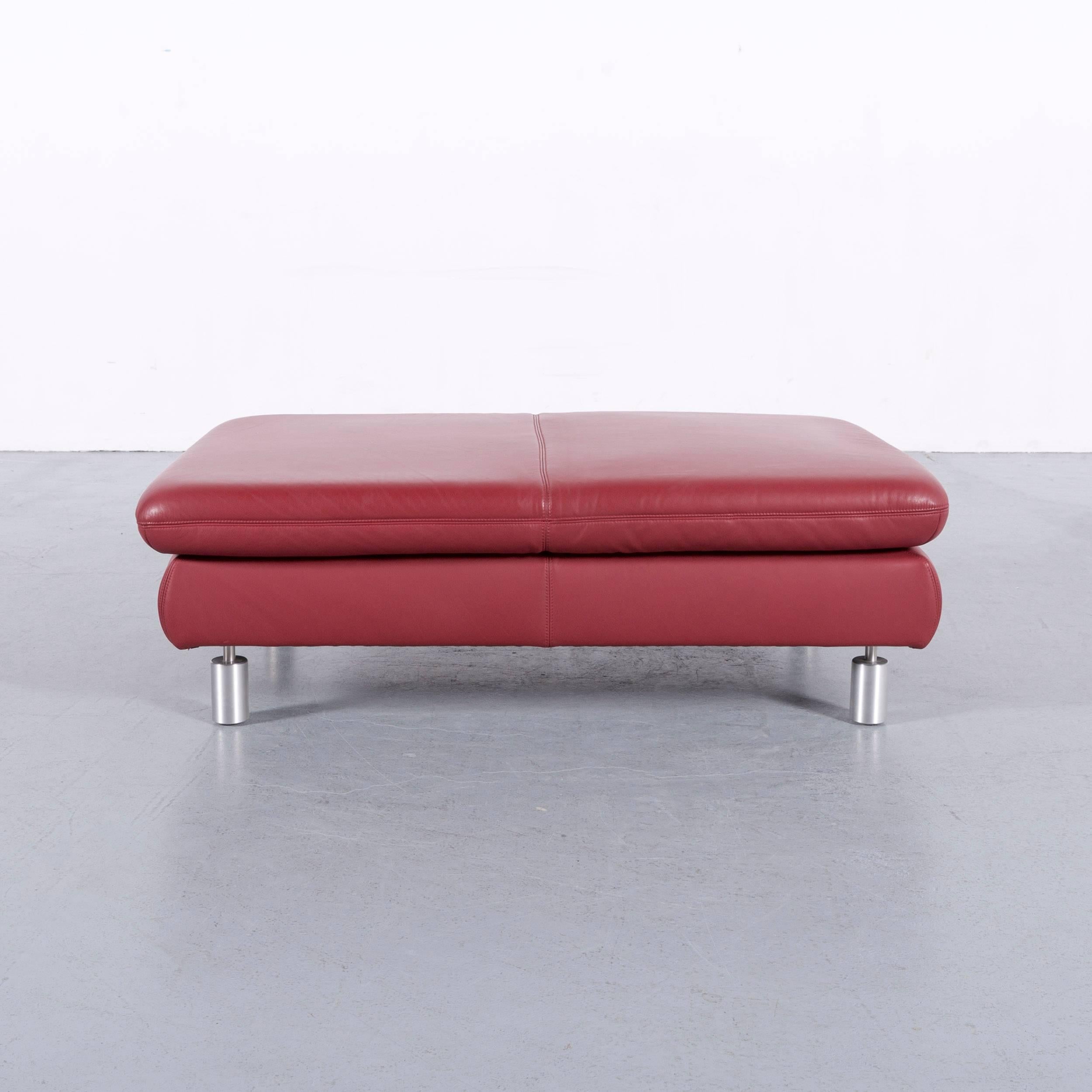 We bring to you an Koinor Rivoli leather foot-stool red bench.

































