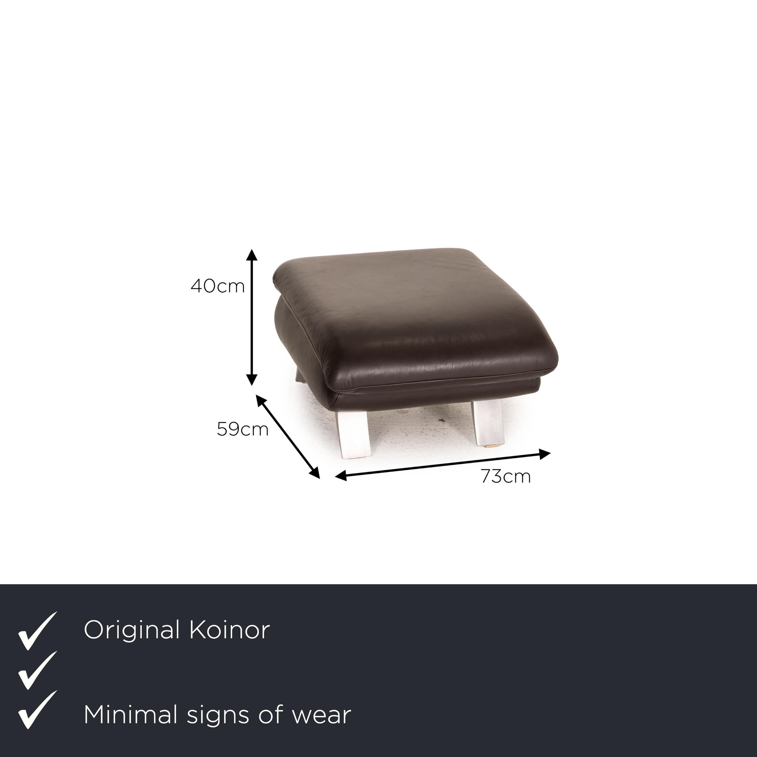 We present to you a Koinor Rossini leather stool black.
  
 

 Product measurements in centimeters:
 

 depth: 59
 width: 73
 height: 40.




  
