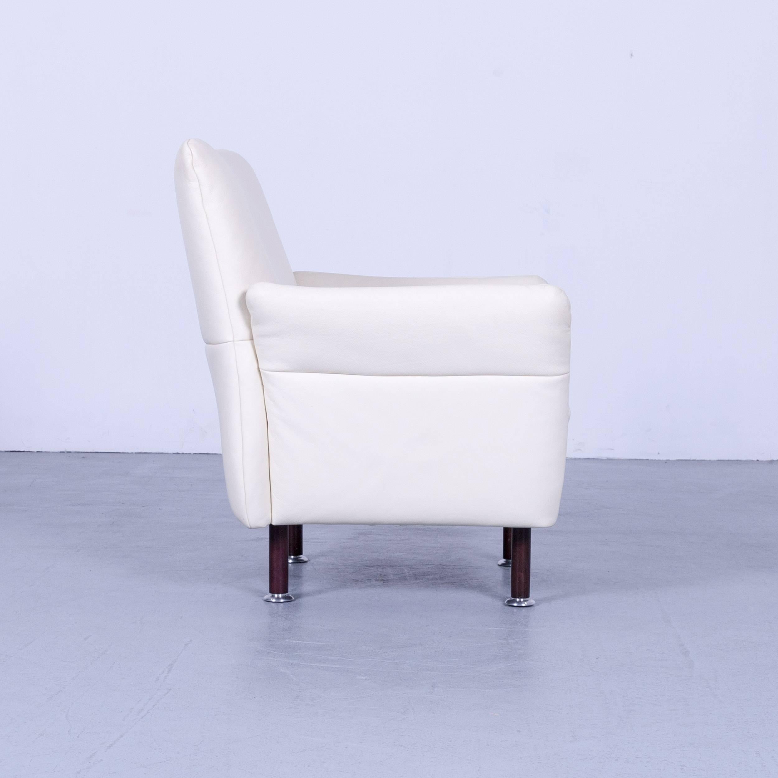 Koinor Vittoria Designer Leather Armchair in Crème White with Functions In Good Condition In Cologne, DE
