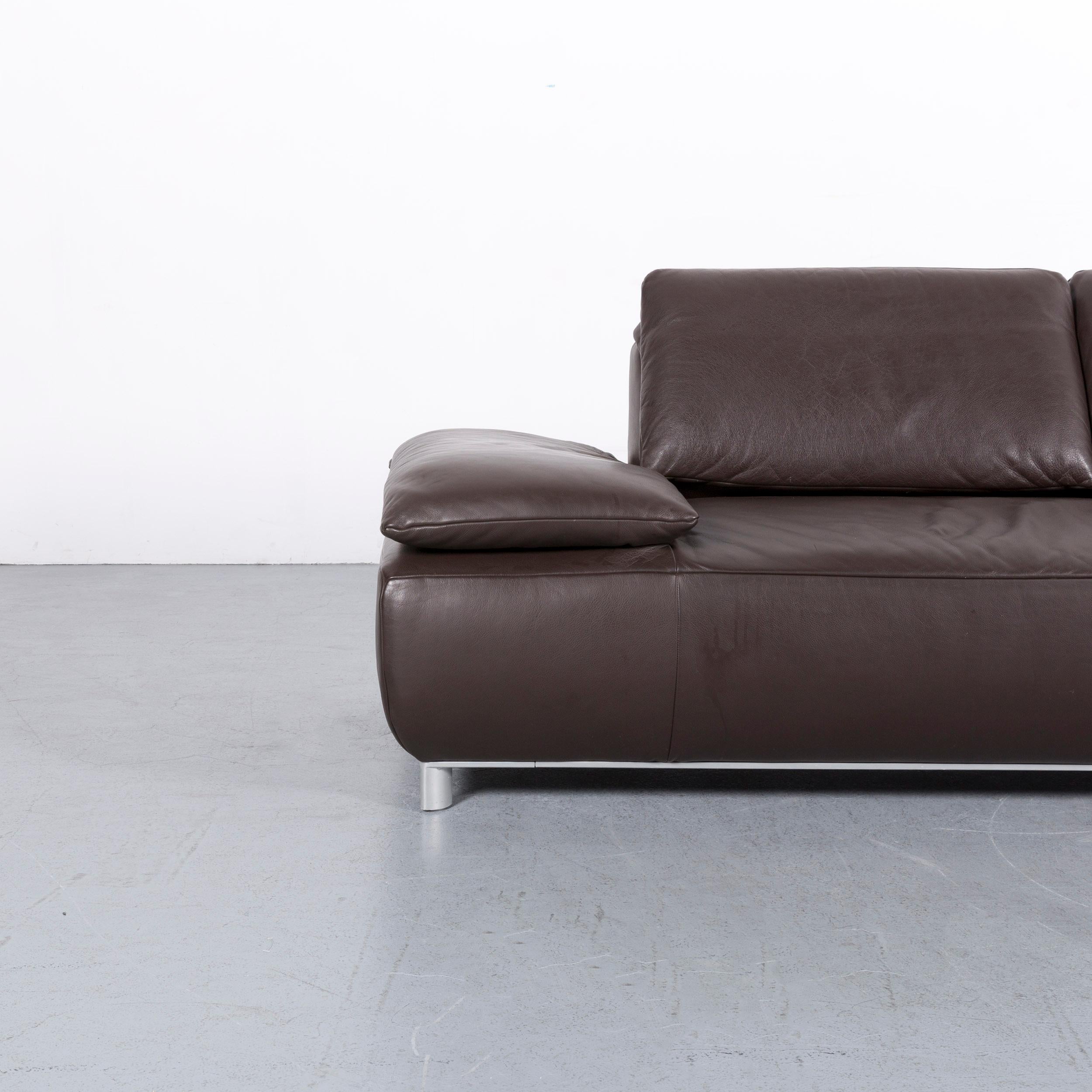We bring to you an Koinor Volare leather sofa brown three-seat couch.