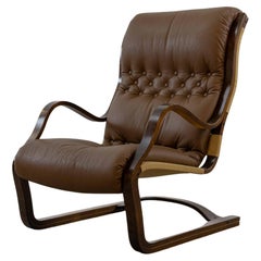 Koivutaru Easy Chair By Esko Pajamies For Asko, Finland In Brown Leather (Chaise facile Koivutaru par Esko Pajamies pour Asko, Finlande)
