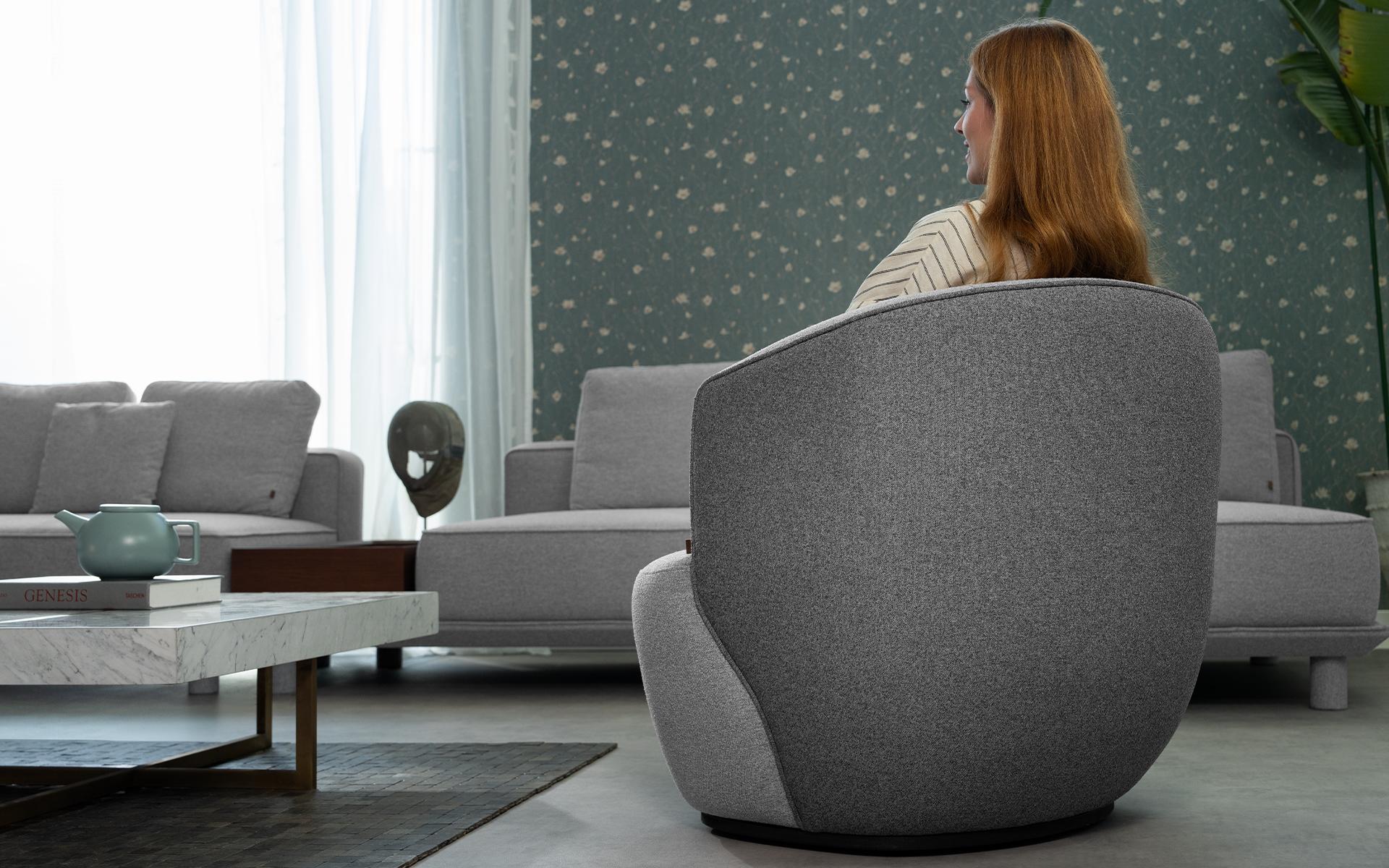 Koji-Sessel Bergere mit drehbarem Mechanismus, modern und bequem im Angebot 2
