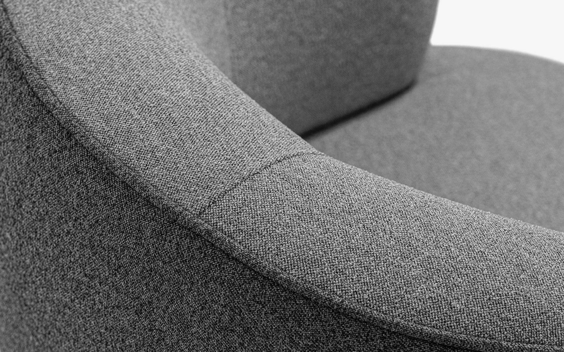 Koji-Sessel Bergere mit drehbarem Mechanismus, modern und bequem (21. Jahrhundert und zeitgenössisch) im Angebot