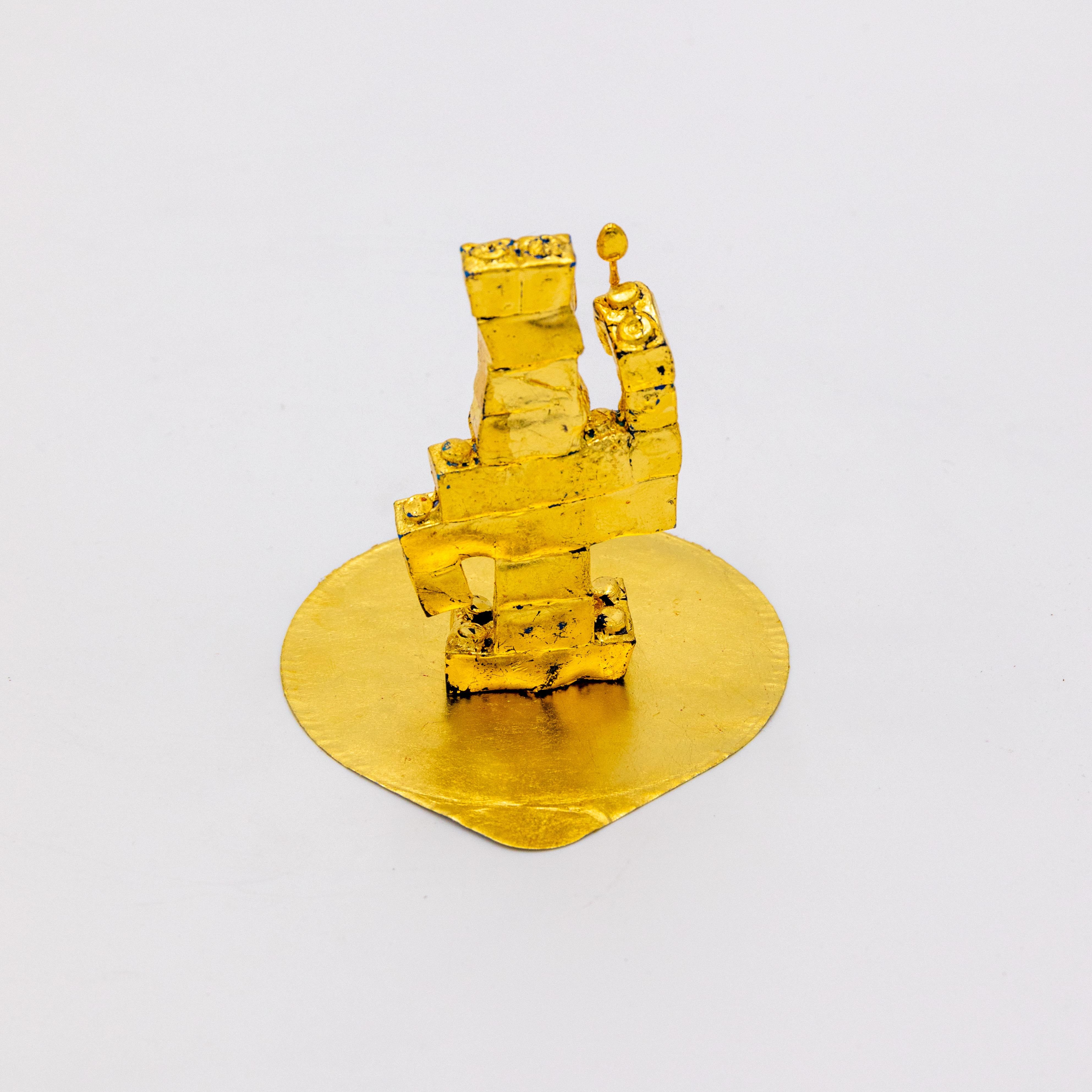 Lego, plastic model, gold leaf, noodle, resin, paper, wood
Central piece: W95 × D95 × H195 mm
Side pieces: W80 × D85 × H77 mm

This collaborative work, which began with a common interest in Buddhism, explored the idea of expressing the sacred within