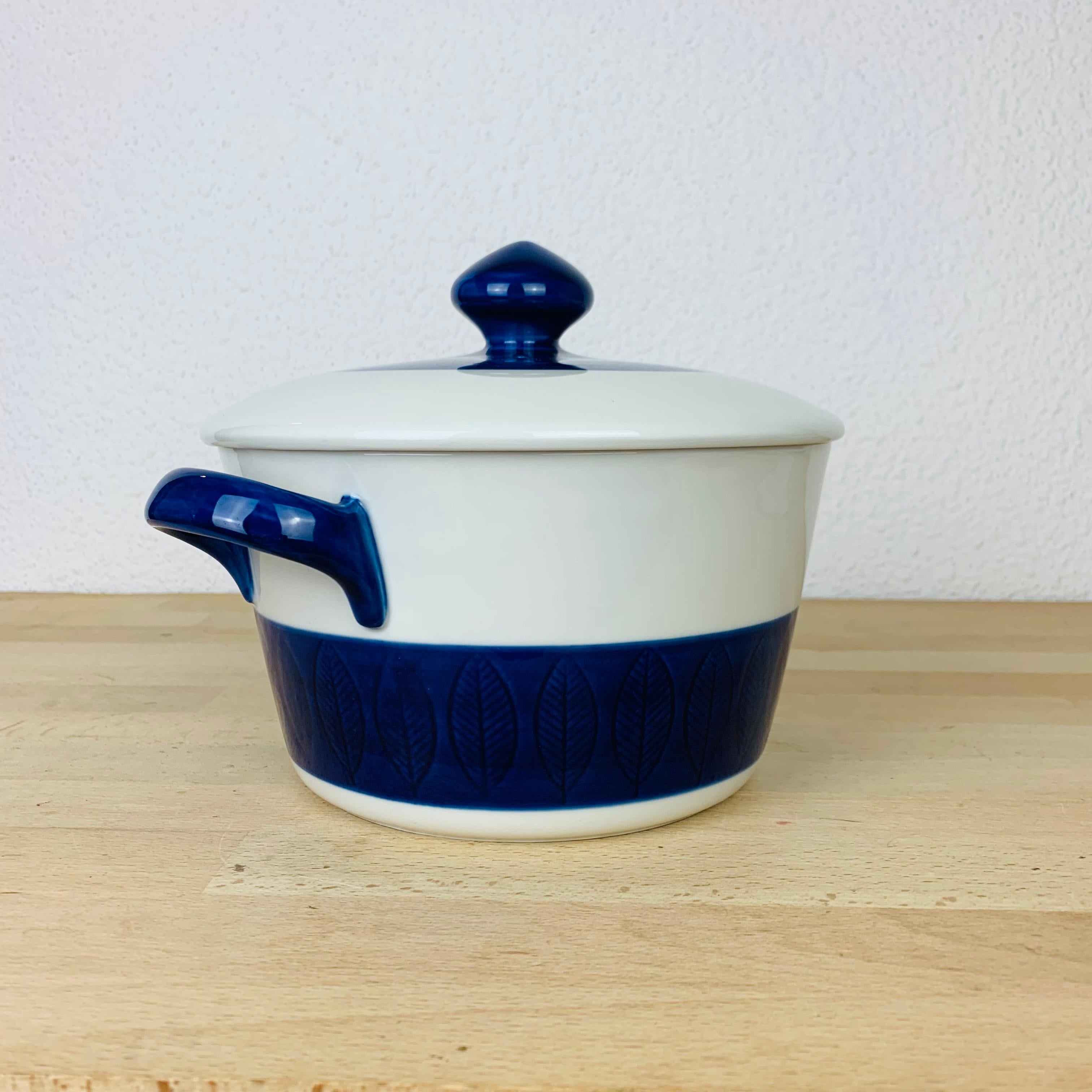 Scandinavian Modern Koka soup tureen by Hertha Bengtson for Rörstrand Sweden  For Sale