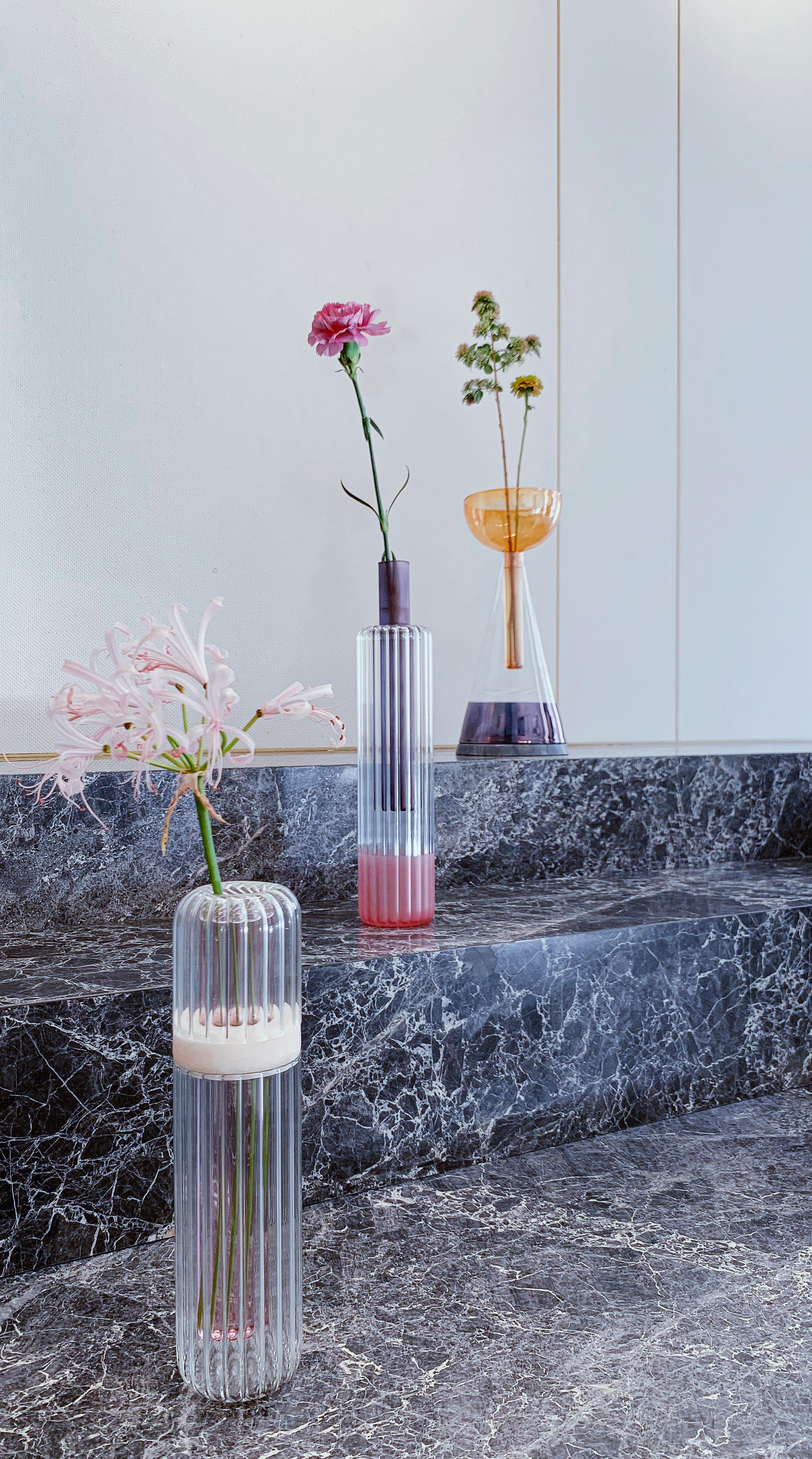 Hand-Painted Koke’ Vase by Laboratorio For Sale