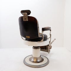 Sillón de barbero original Koken de cuero marrón y hierro fundido esmaltado en blanco, Circa 1918