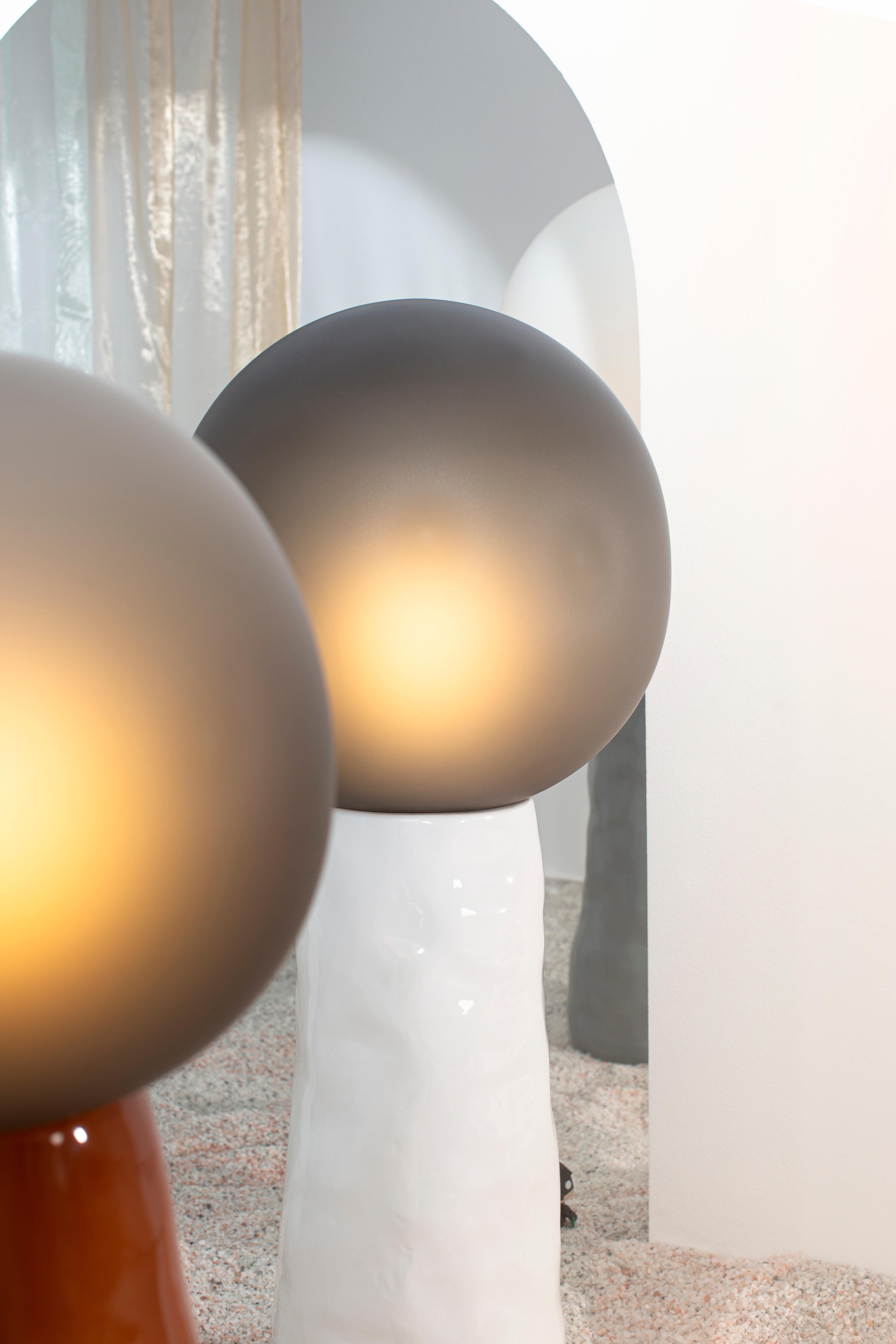 Lampadaire Kokeshi en terre cuite blanche à hauteur d'assiette par Pulpo en vente 7