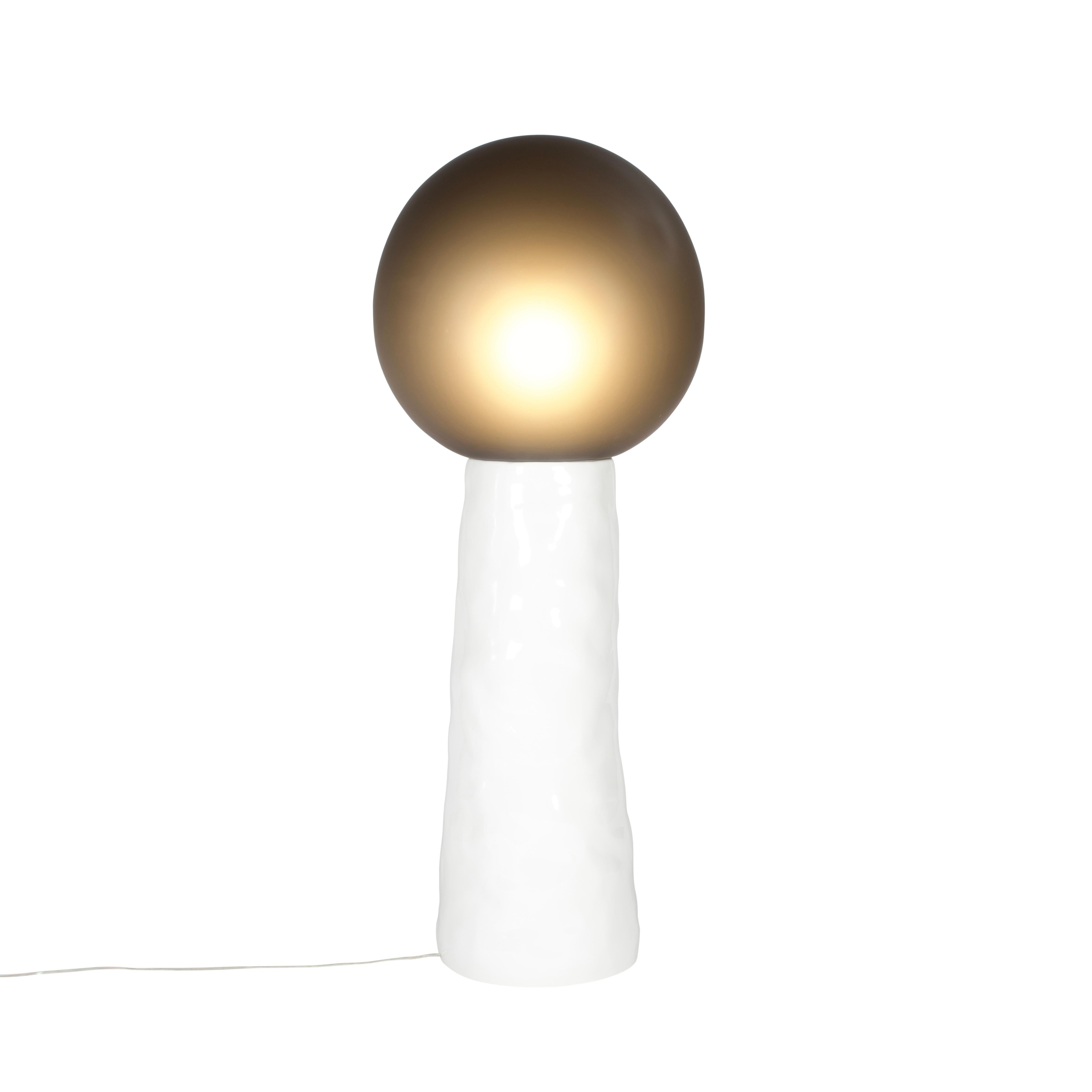 Ceramica Lampada da terra Kokeshi High White in terracotta acetata di Pulpo in vendita