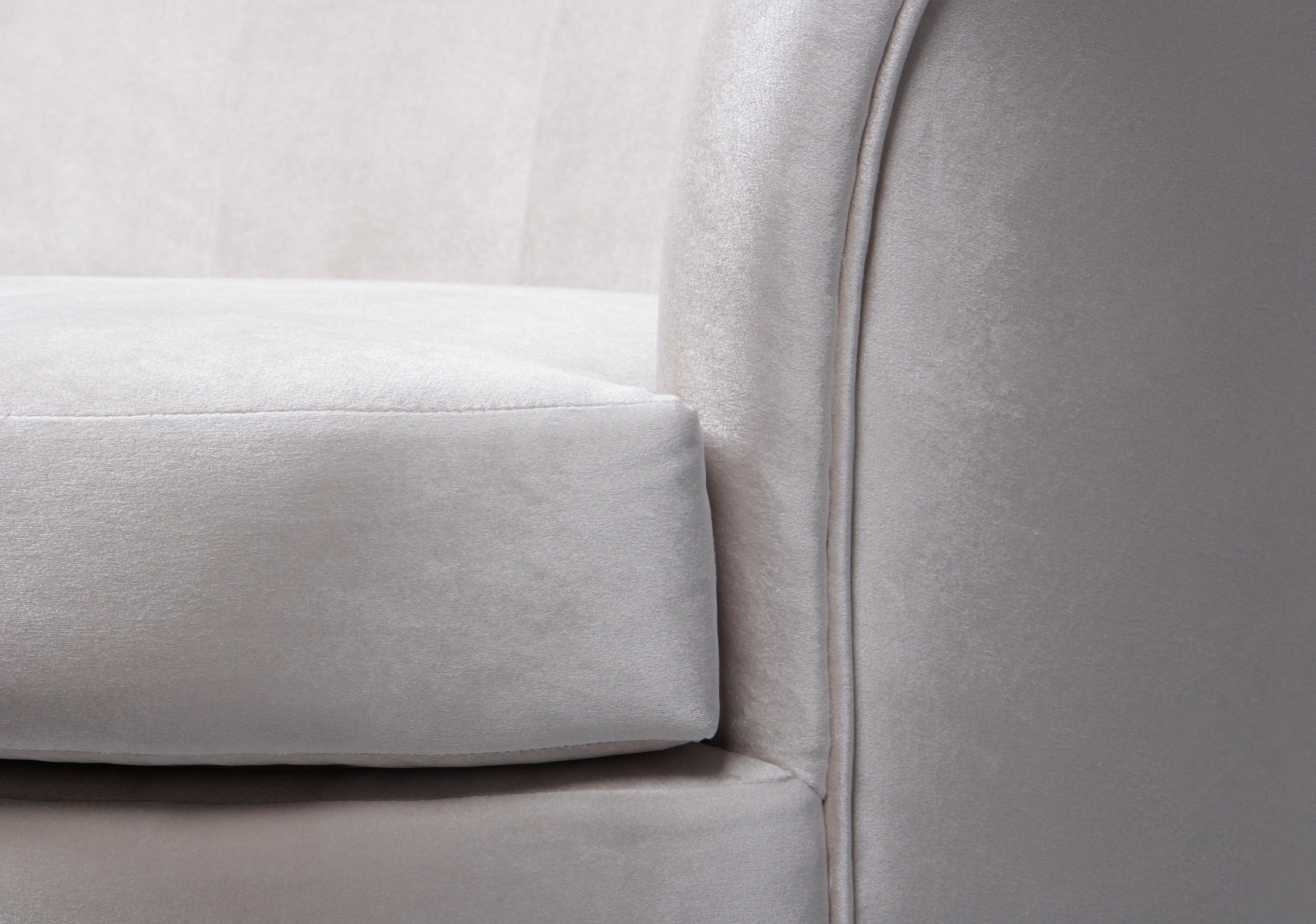 Contemporary Besame Sofa For Sale
