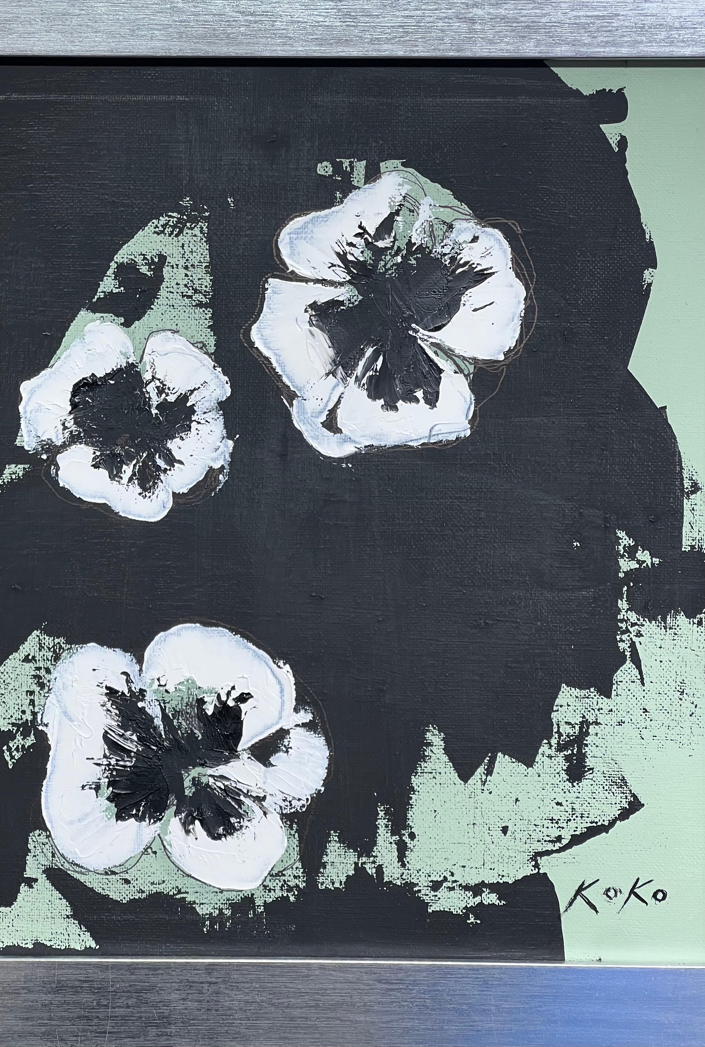 Fiori contemporanei, Viola del pensiero in verde. Fiori di viola del pensiero. - Still-Life Painting Nero di KOKO HOVAGUIMIAN