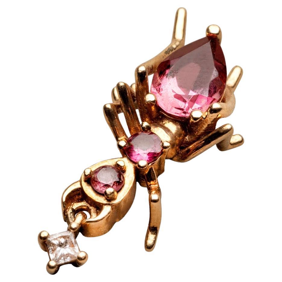 Boucle d'oreille Kokoro en or jaune 14K avec tourmaline rose de 0,81 ct et tourmaline rose de 0,023 ct en vente