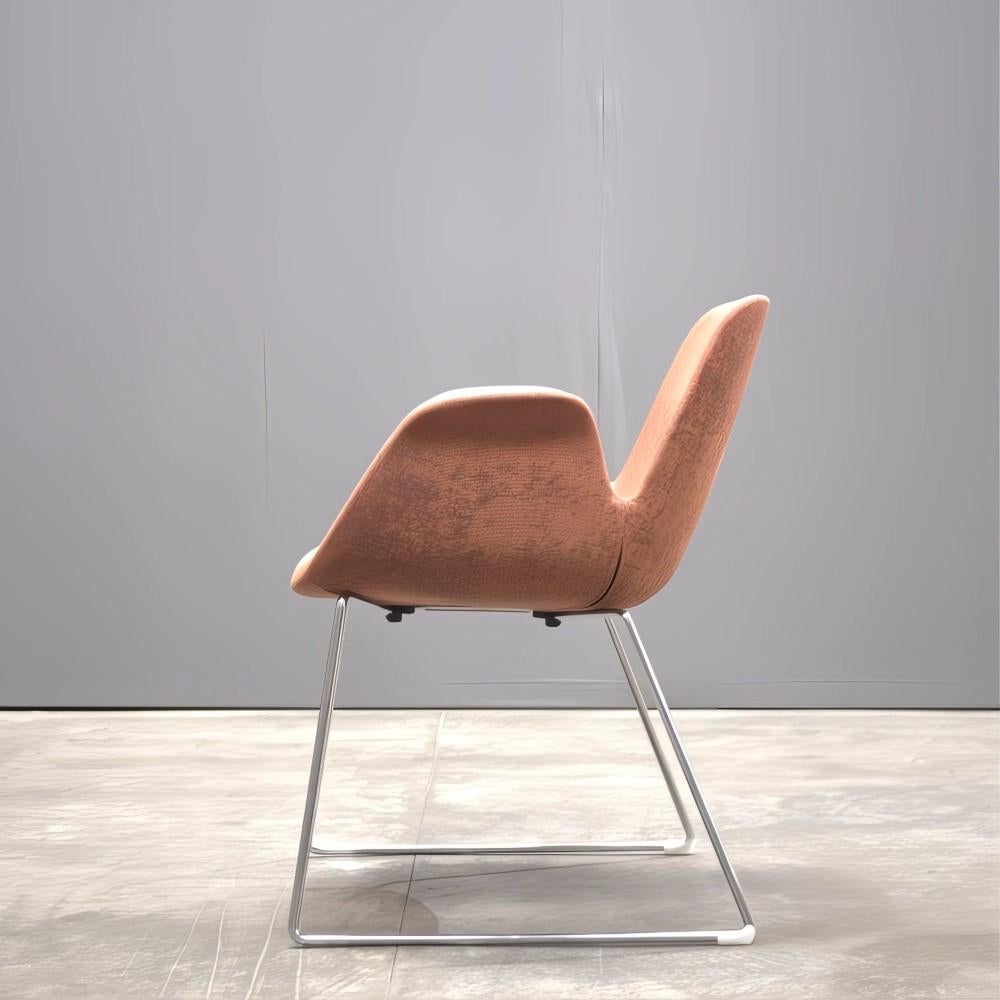 Turc Chaise Koleksiyon Halia Shell de Studio Kairos en tissu à motifs