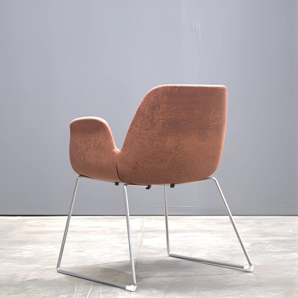 Chaise Koleksiyon Halia Shell de Studio Kairos en tissu à motifs Bon état à Basildon, London