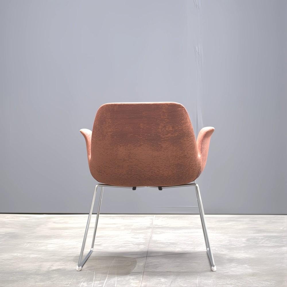 XXIe siècle et contemporain Chaise Koleksiyon Halia Shell de Studio Kairos en tissu à motifs