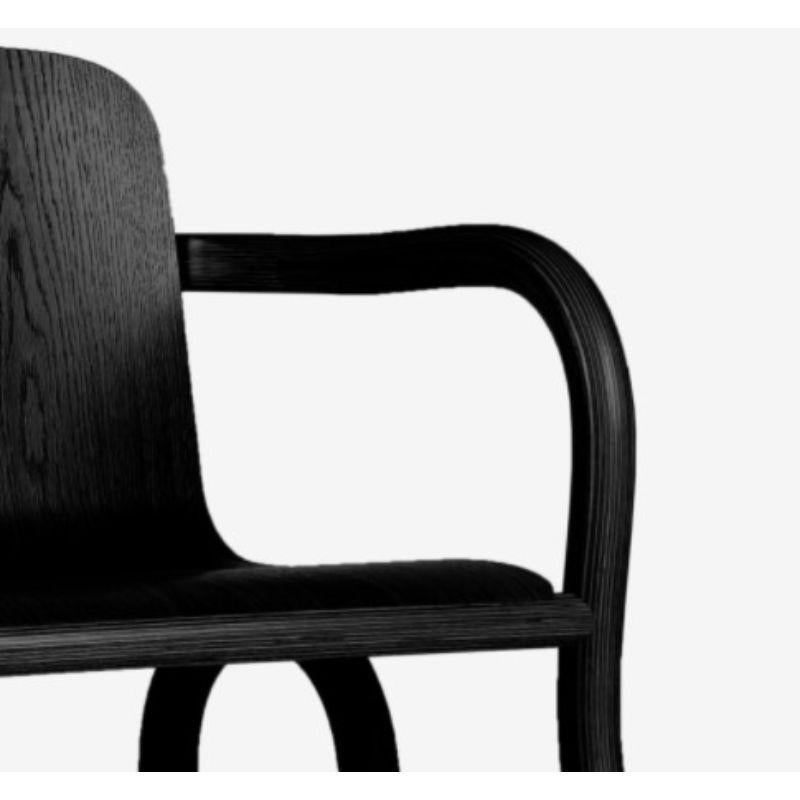 Postmoderne Chaise de salle à manger noire naturelle Kolho par Made by Choice en vente