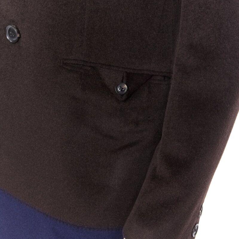 KOLOR dunkelbrauner marineblauer zweifarbiger Mantel mit strukturierten Einsätzen, lang geschnitten JP3 im Angebot 5