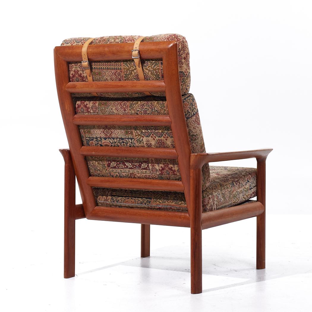 Komfort Mid Century Danish Teak Lounge Chair (Dänisch) im Angebot