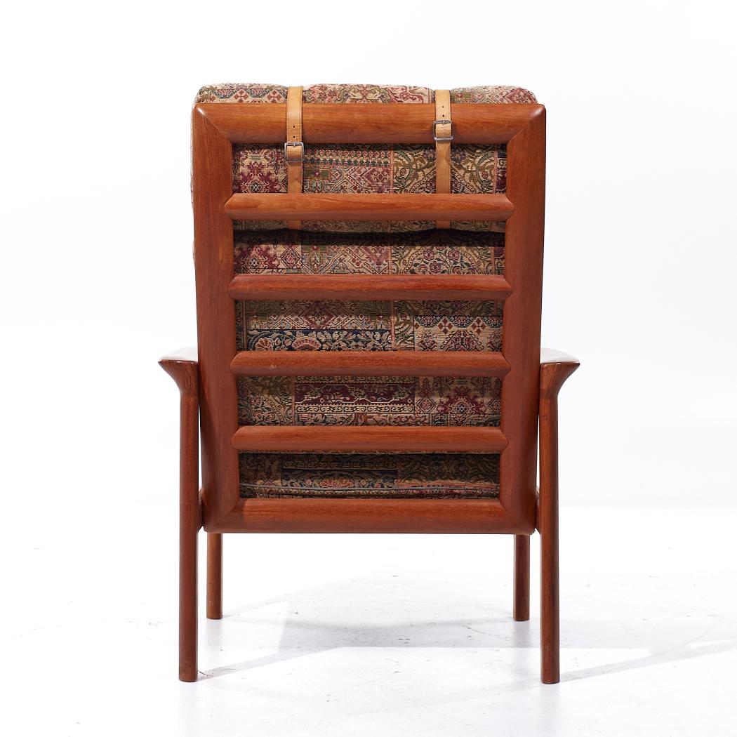 Late 20th Century Komfort Mid Century Danish Teak Lounge Chair For Sale