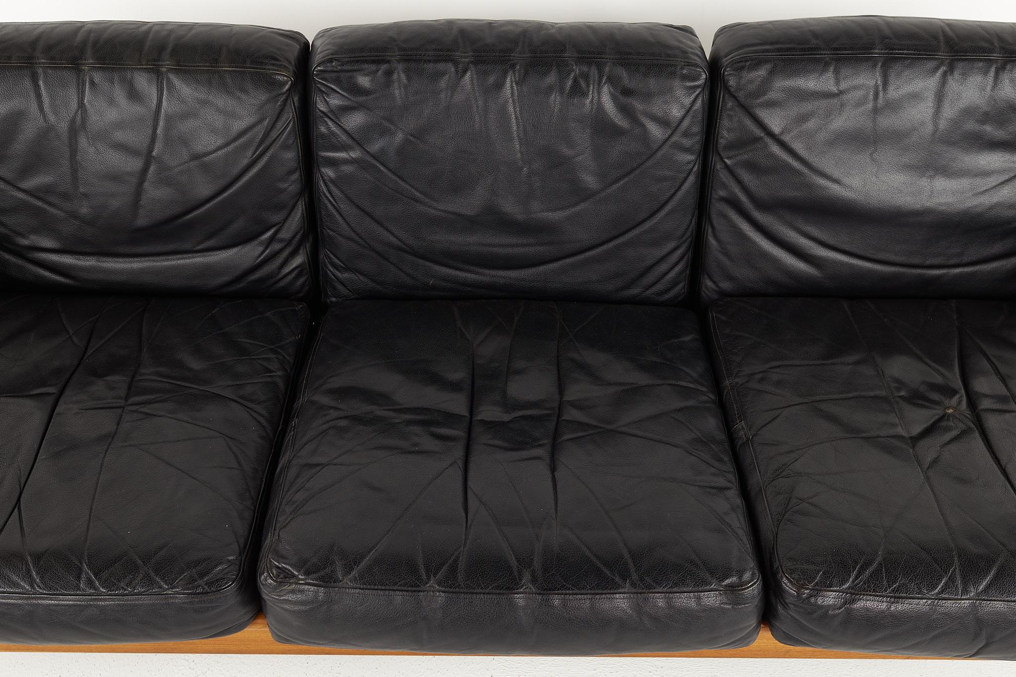 Komfort Mid Century Teak and Leather Sofa 3