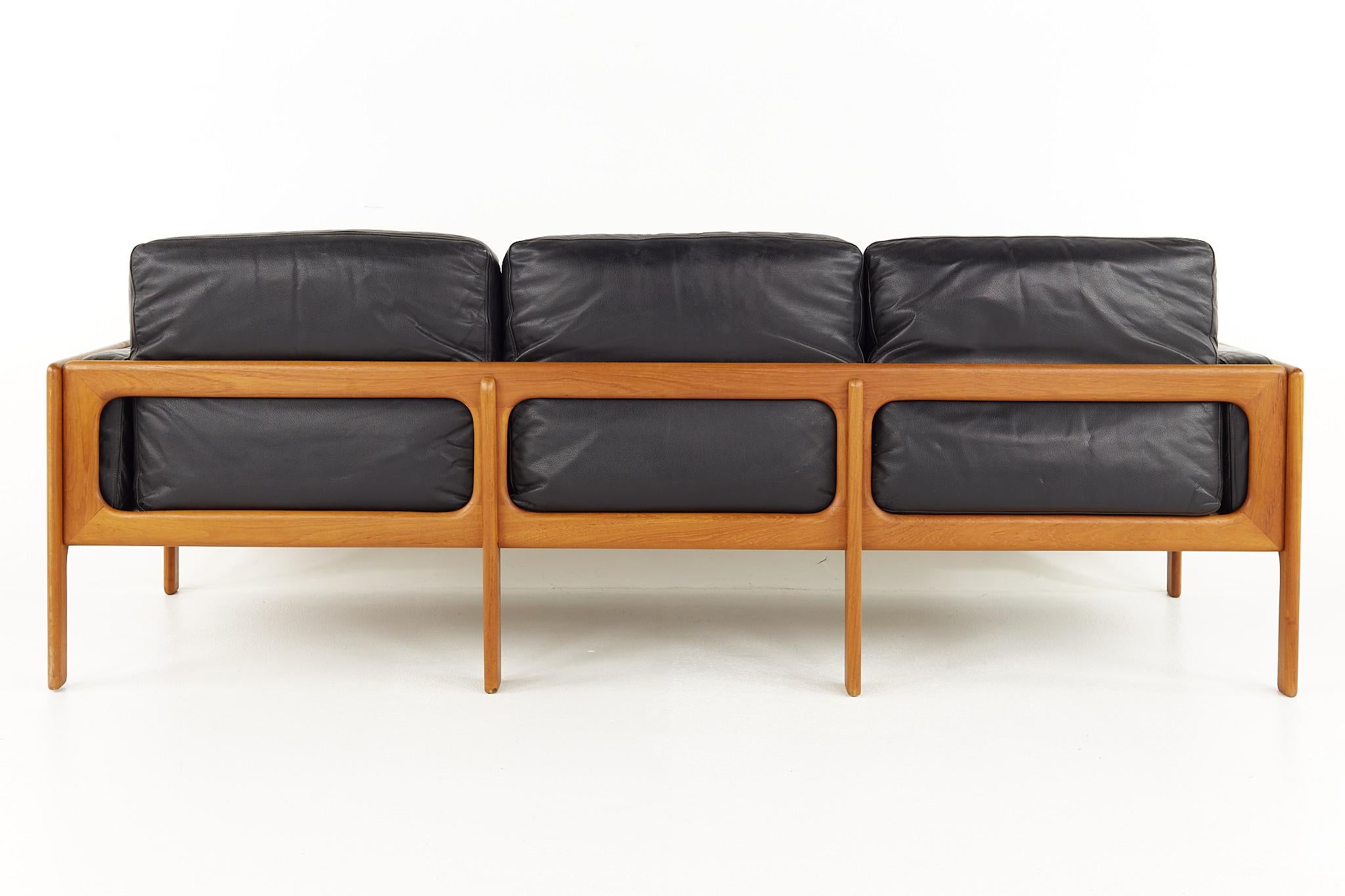 Komfort Mid Century Teak and Leather Sofa 6