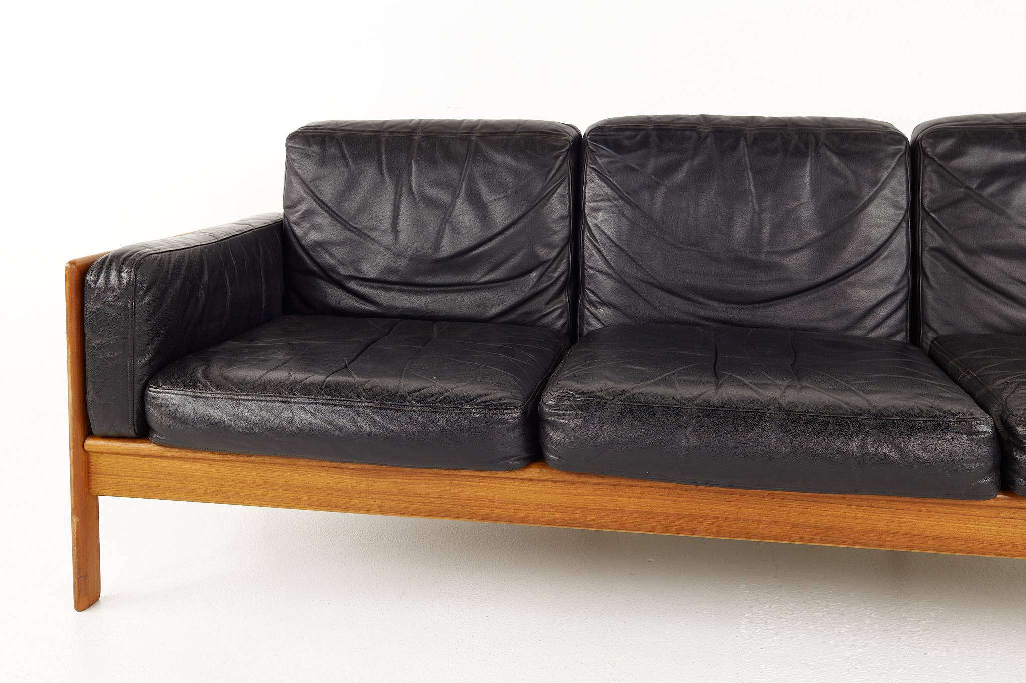 Komfort Mid Century Teak and Leather Sofa In Good Condition In Countryside, IL