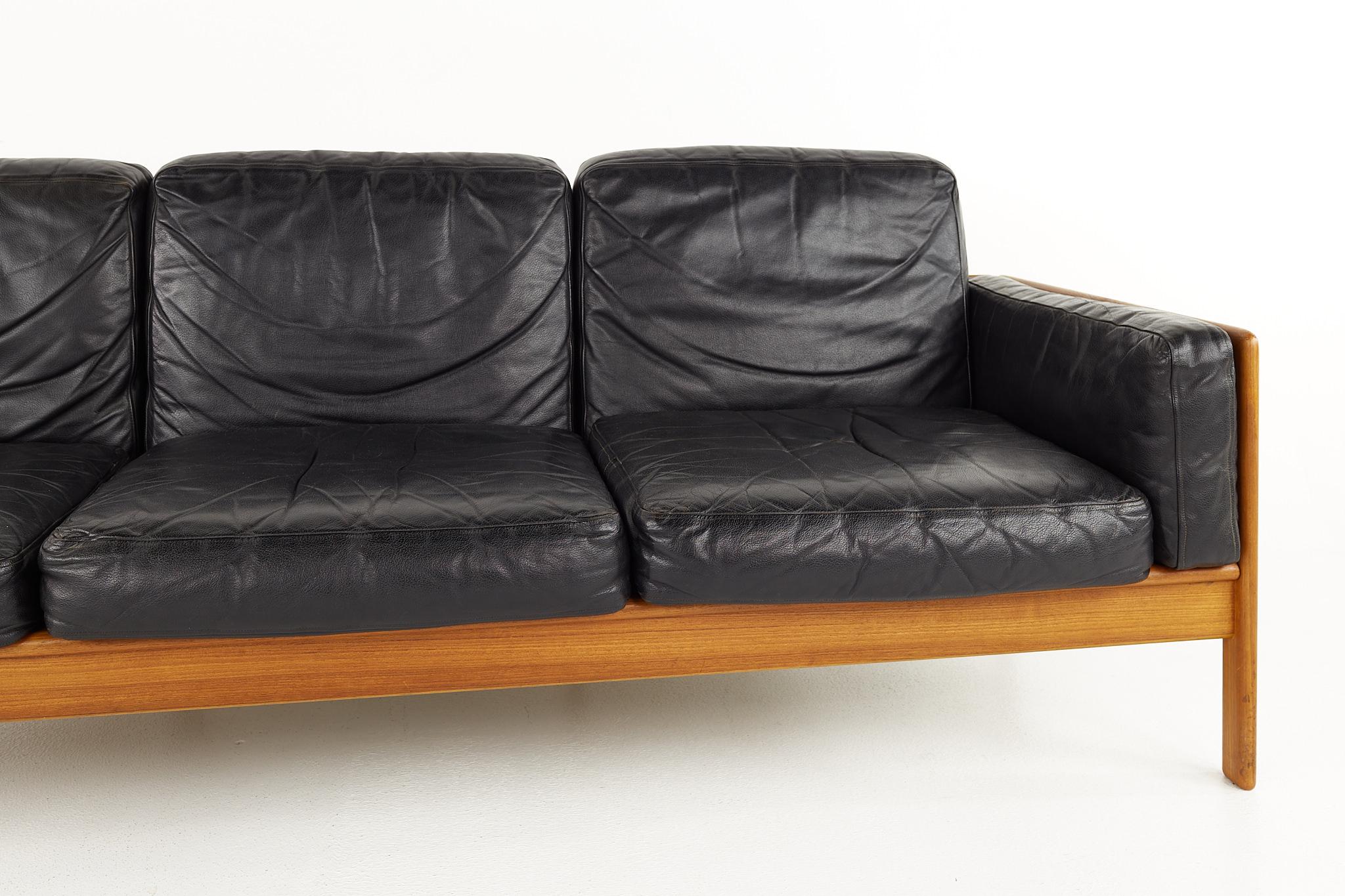 Komfort Mid Century Teak and Leather Sofa 1