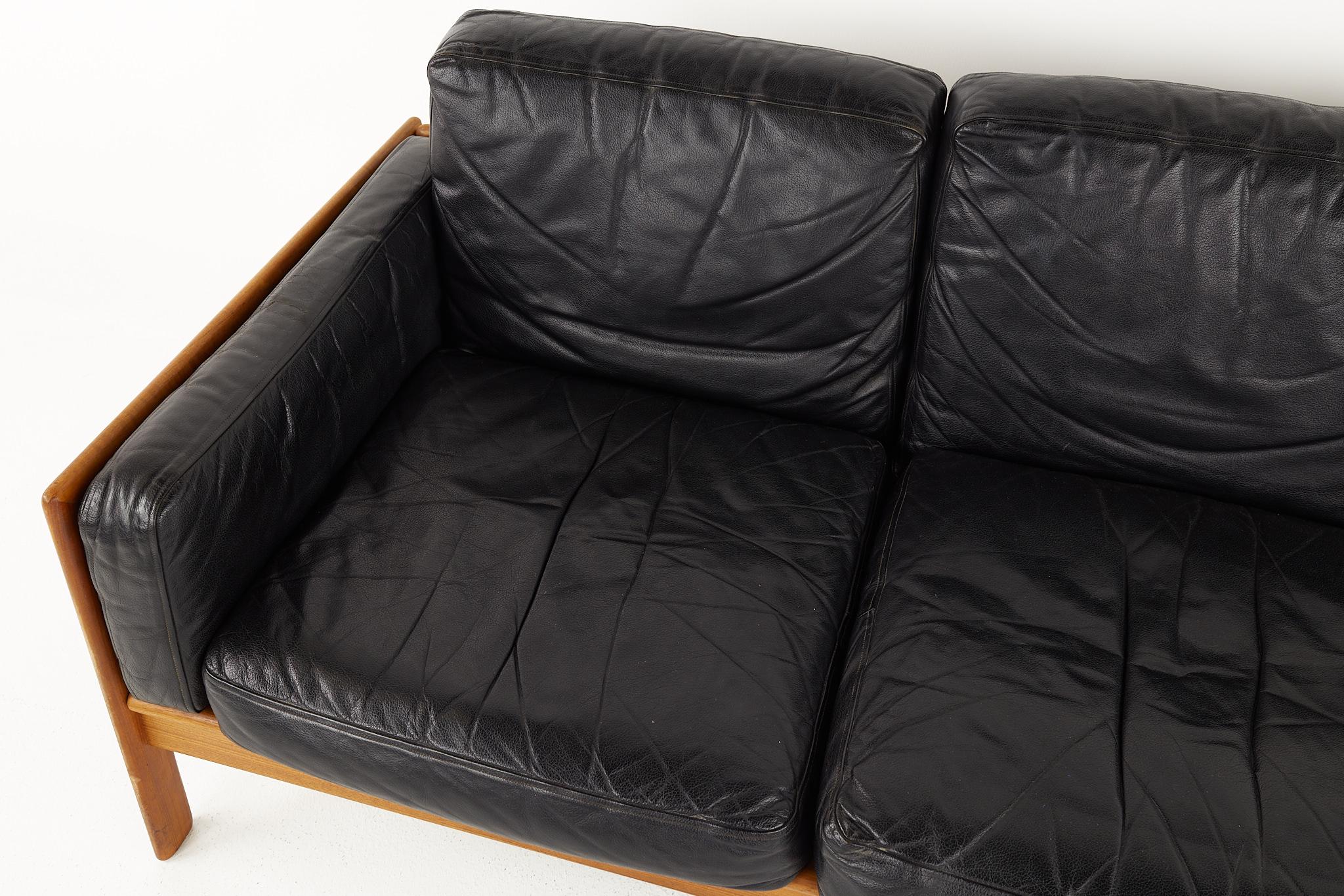 Komfort Mid Century Teak and Leather Sofa 2