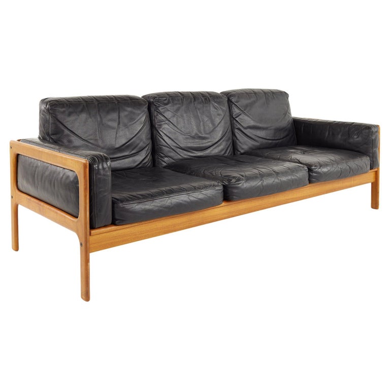 Komfort Mid Century Teak and Leather Sofa at 1stDibs | komfort sofa