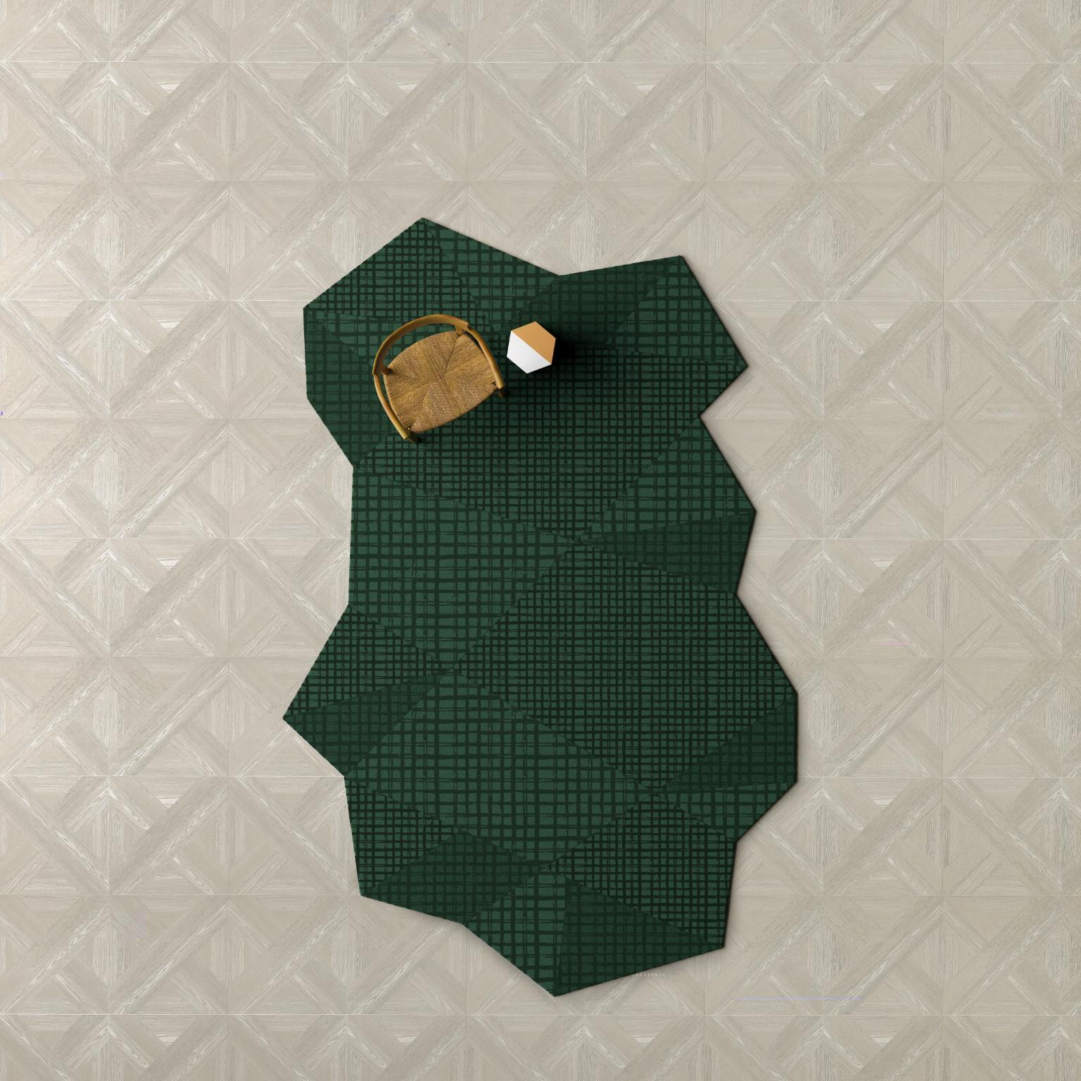 Komorebi-Waldteppich von Antilla Di Lauro
Abmessungen: L 270 x H 180 cm.
MATERIALIEN: Halbgekämmte Wolle und gezwirnte Viskose.

Antilla Di Lauro (geb. 1989, Mailand, Italien) entwirft und gestaltet einzigartige Teppiche und Wandteppiche. Nach ihrem