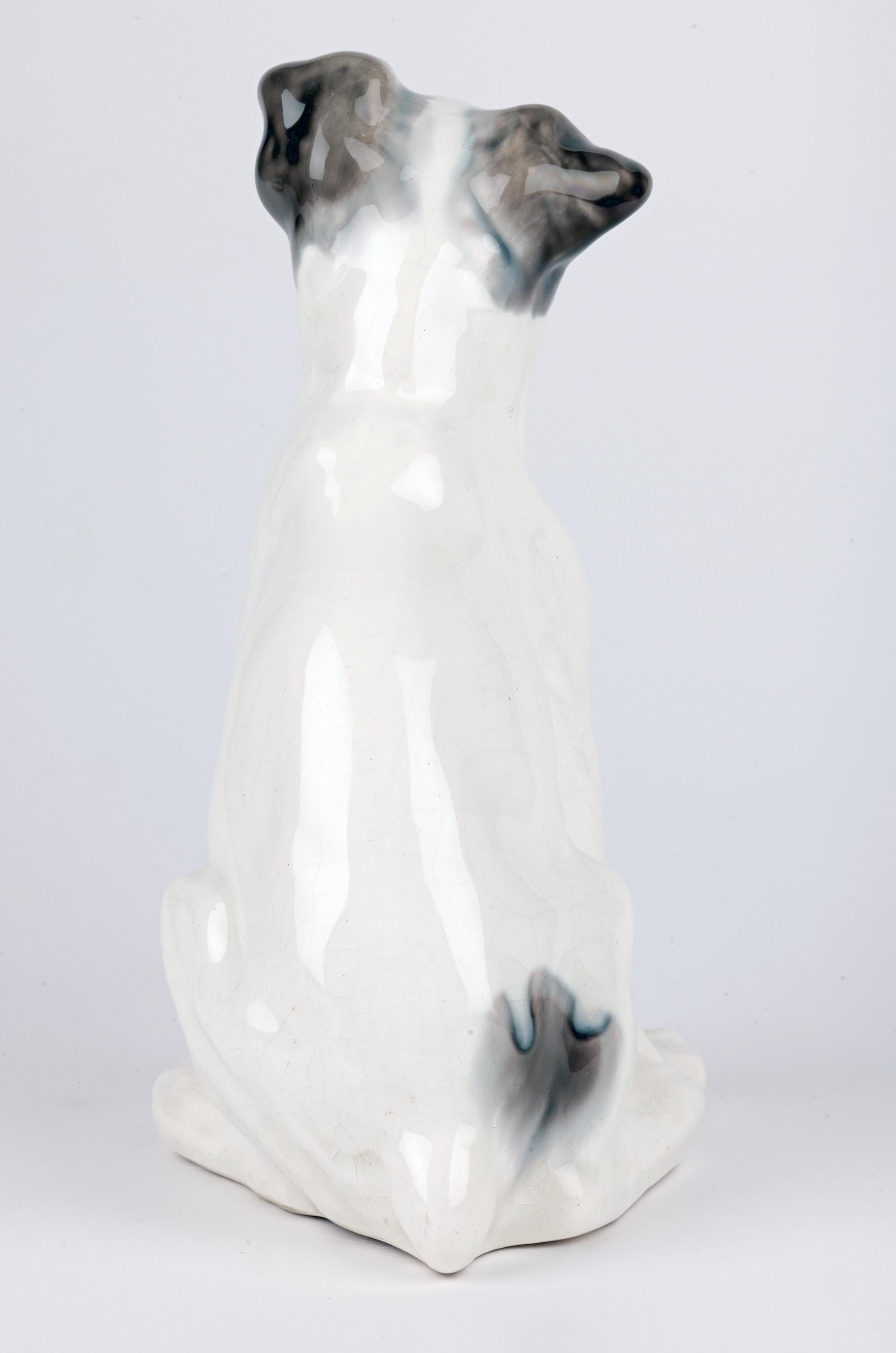Ceramica russa Konakovo Faience di metà secolo con figura seduta di cane in vendita 3