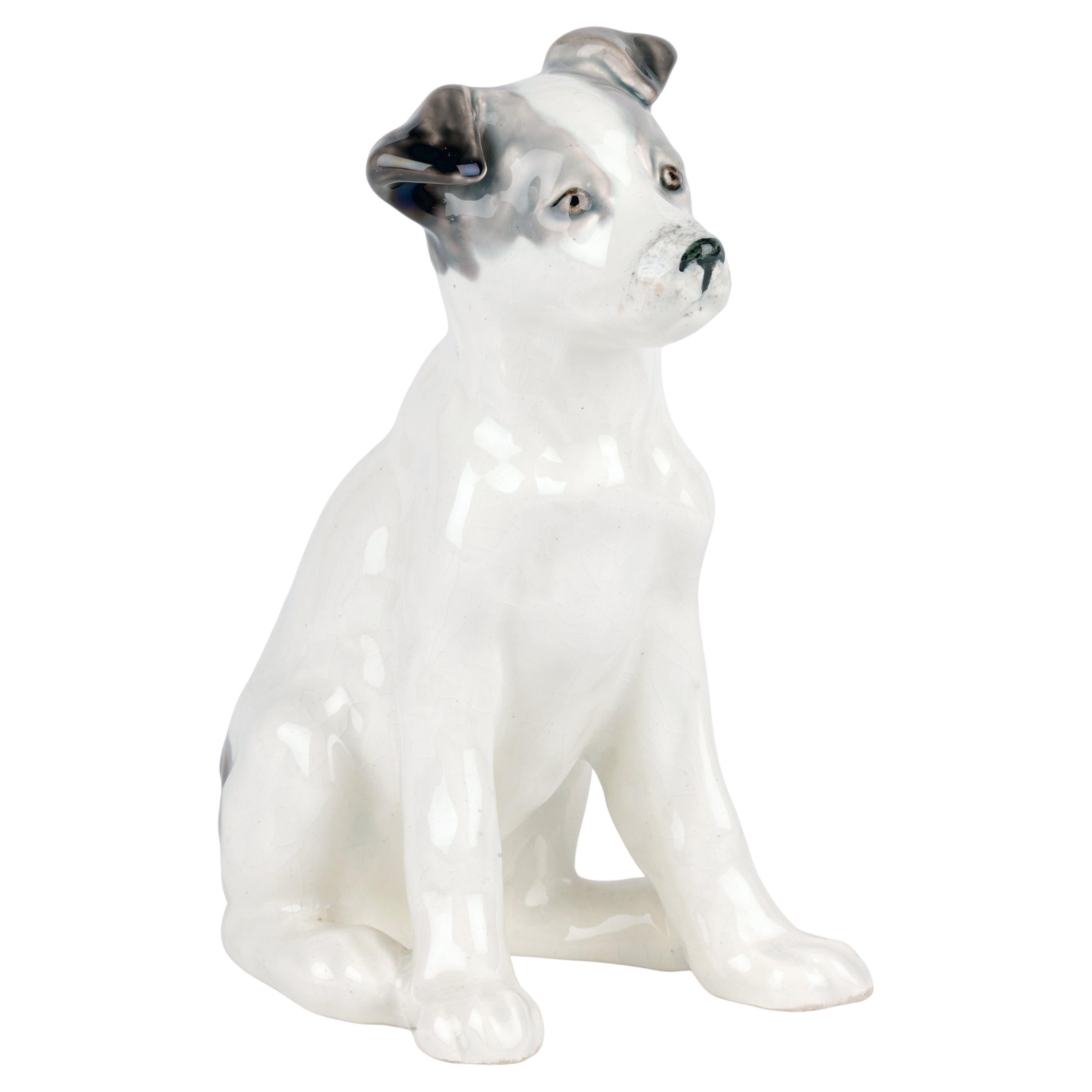 Konakovo Faience Faience Russian Mid-Century Ceramic Figure assise d'un chien