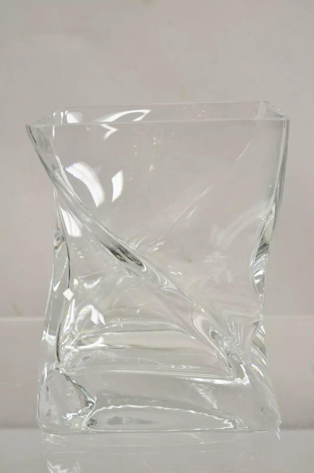 XX secolo Konart Vaso di cristallo astratto moderno turco ritorto (A) in vendita