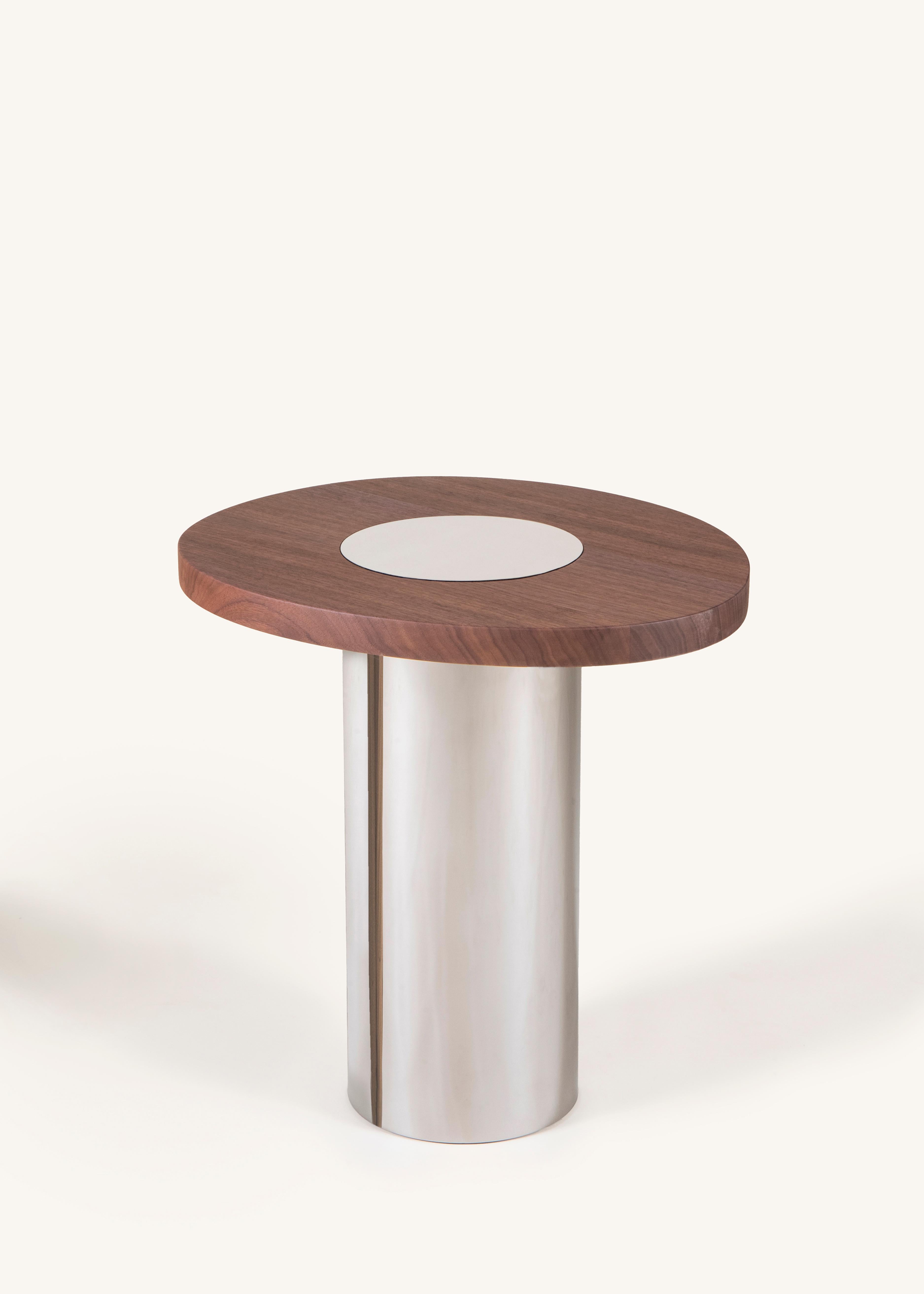 Konekt Tables d'appoint gigognes Silo Small/Medium - Noyer et acier inoxydable Neuf - En vente à New York, NY
