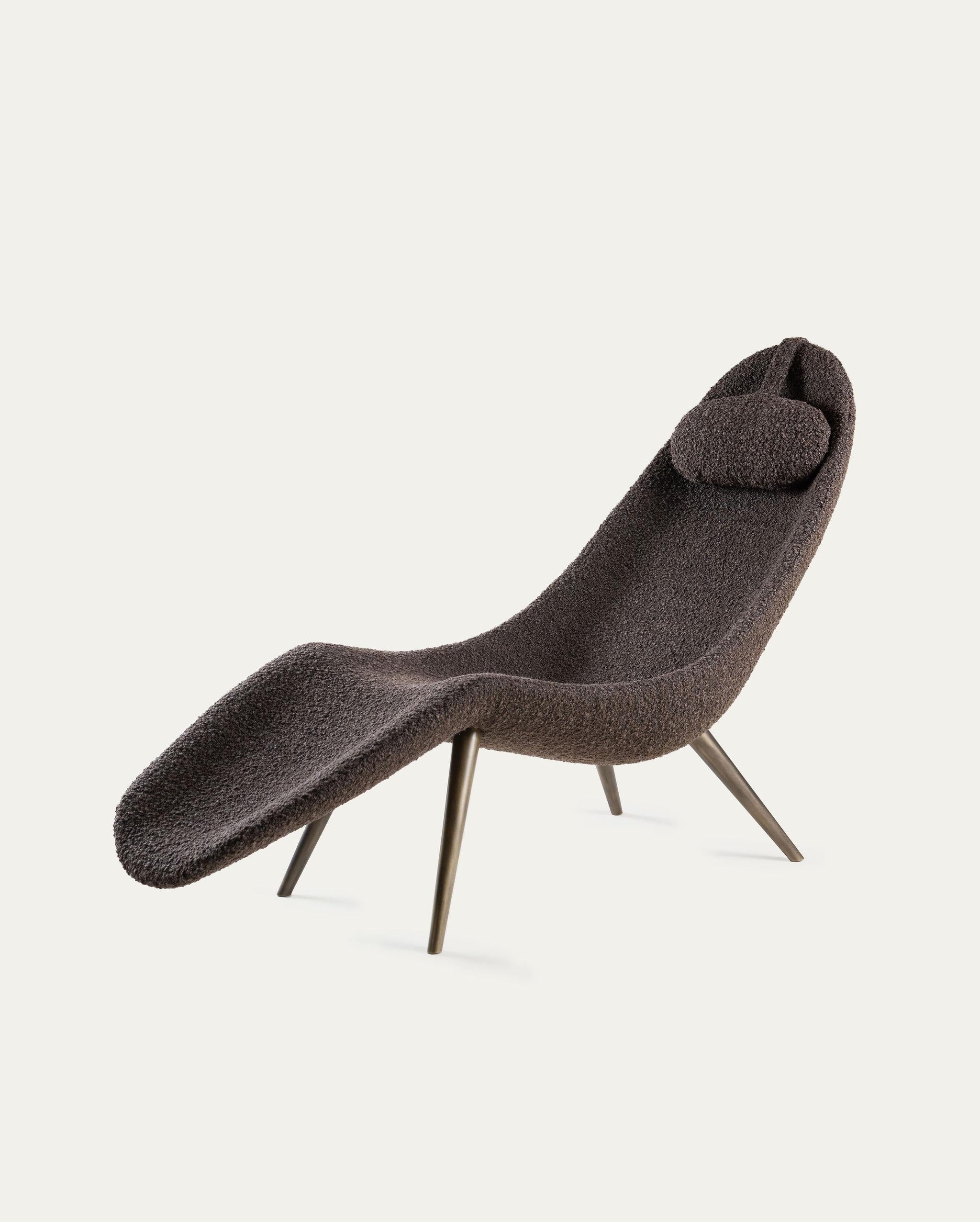 Konekt Pause Chaise Lounge with Brass Legs and Boiled Wool In New Condition For Sale In New York, NY